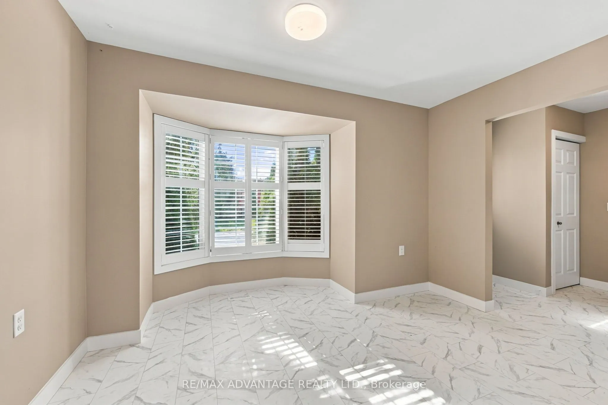 122 Sherwood Forest Square #7