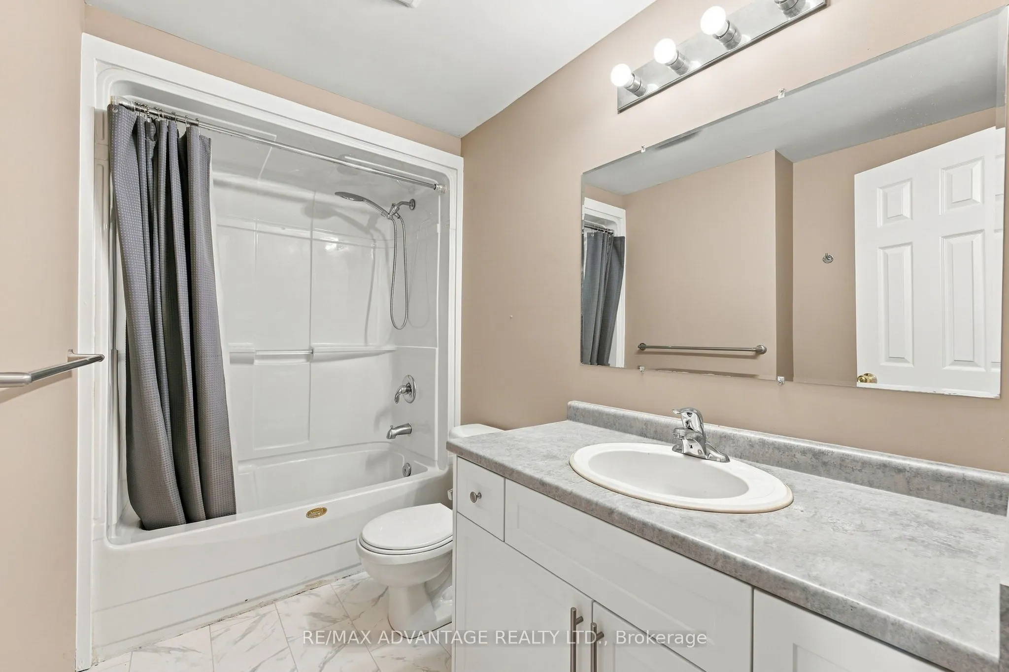 122 Sherwood Forest Square #7