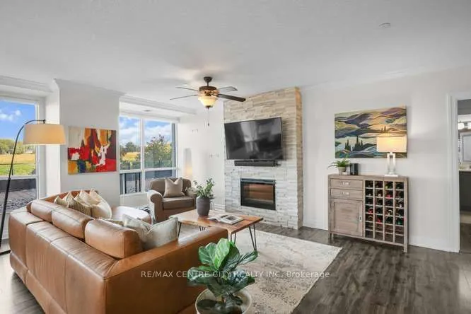 240 Villagewalk Boulevard #204
