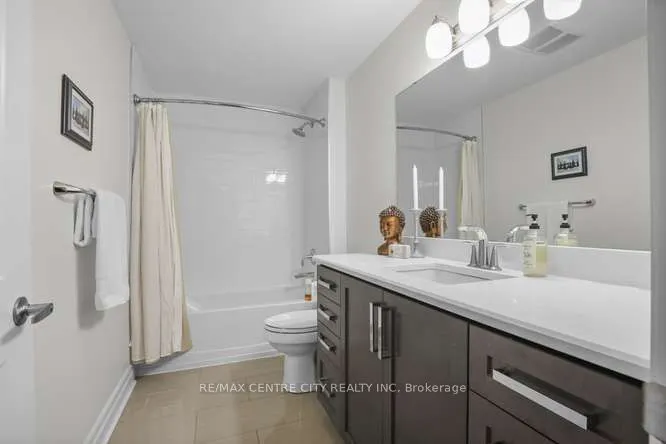 240 Villagewalk Boulevard #204