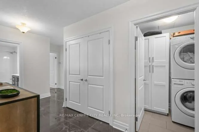 240 Villagewalk Boulevard #204