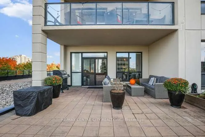 240 Villagewalk Boulevard #204