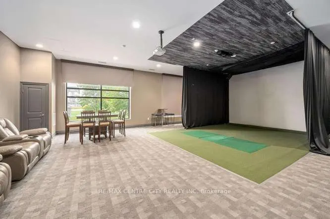 240 Villagewalk Boulevard #204