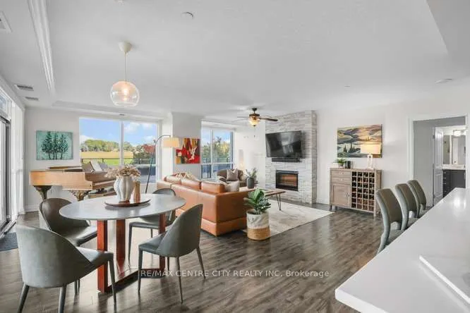 240 Villagewalk Boulevard #204