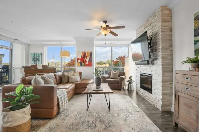 240 Villagewalk Boulevard #204