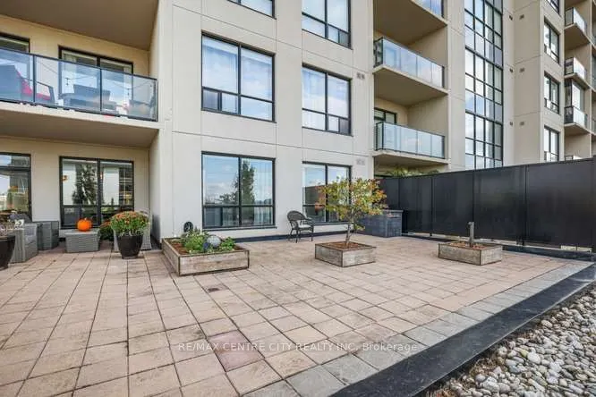 240 Villagewalk Boulevard #204