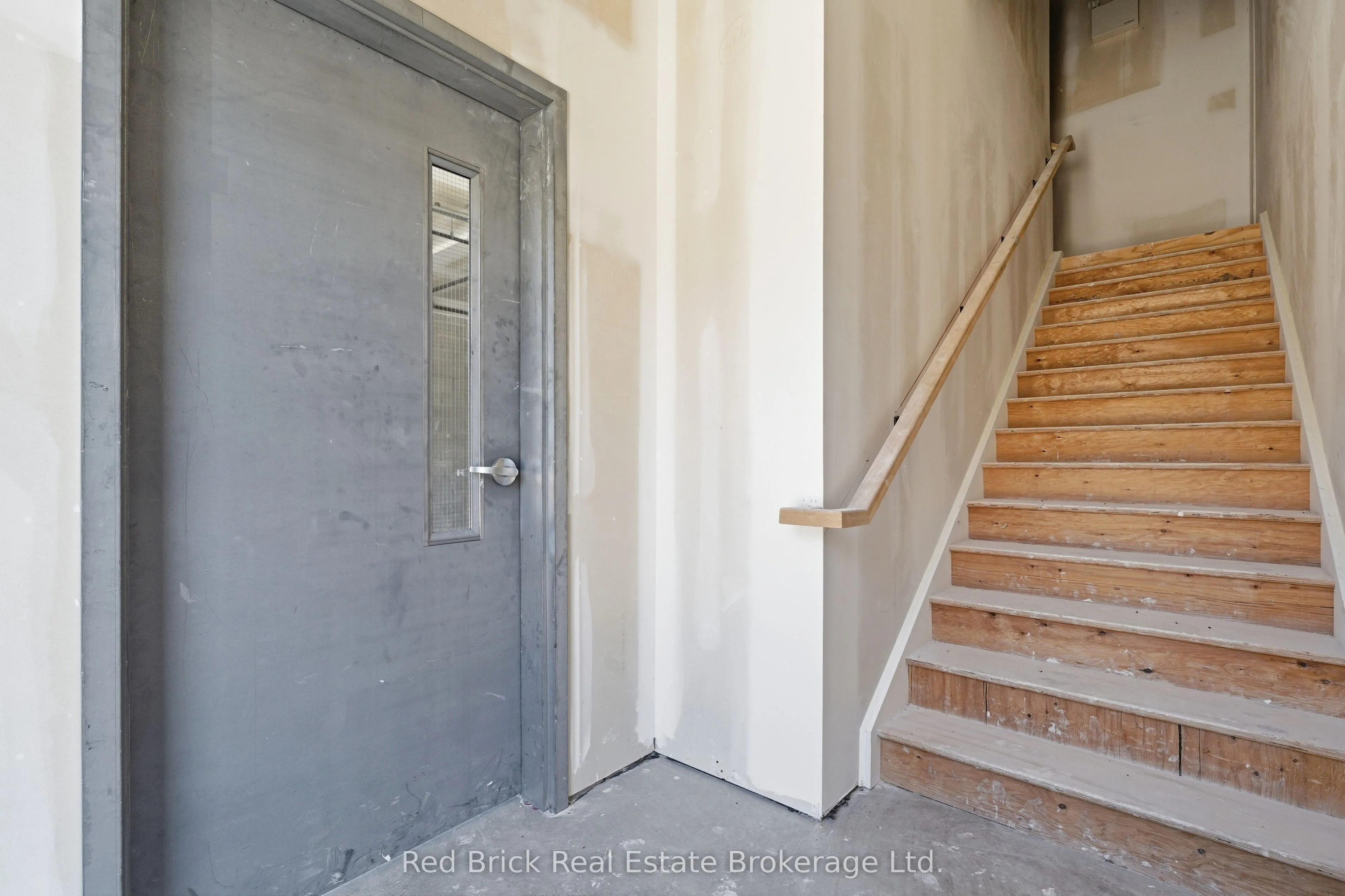 587 Hanlon Creek Boulevard #11