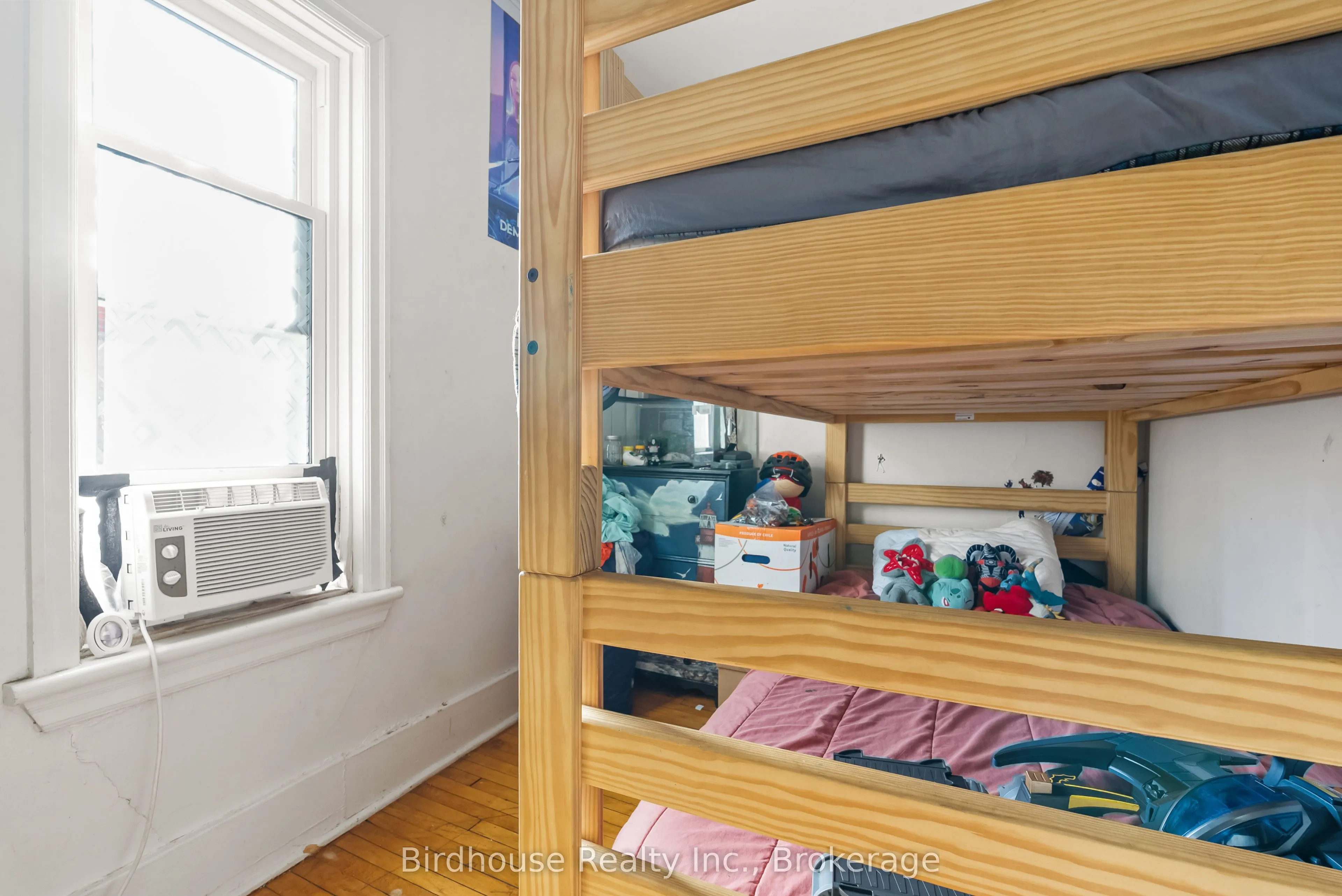 99 Durham Street W