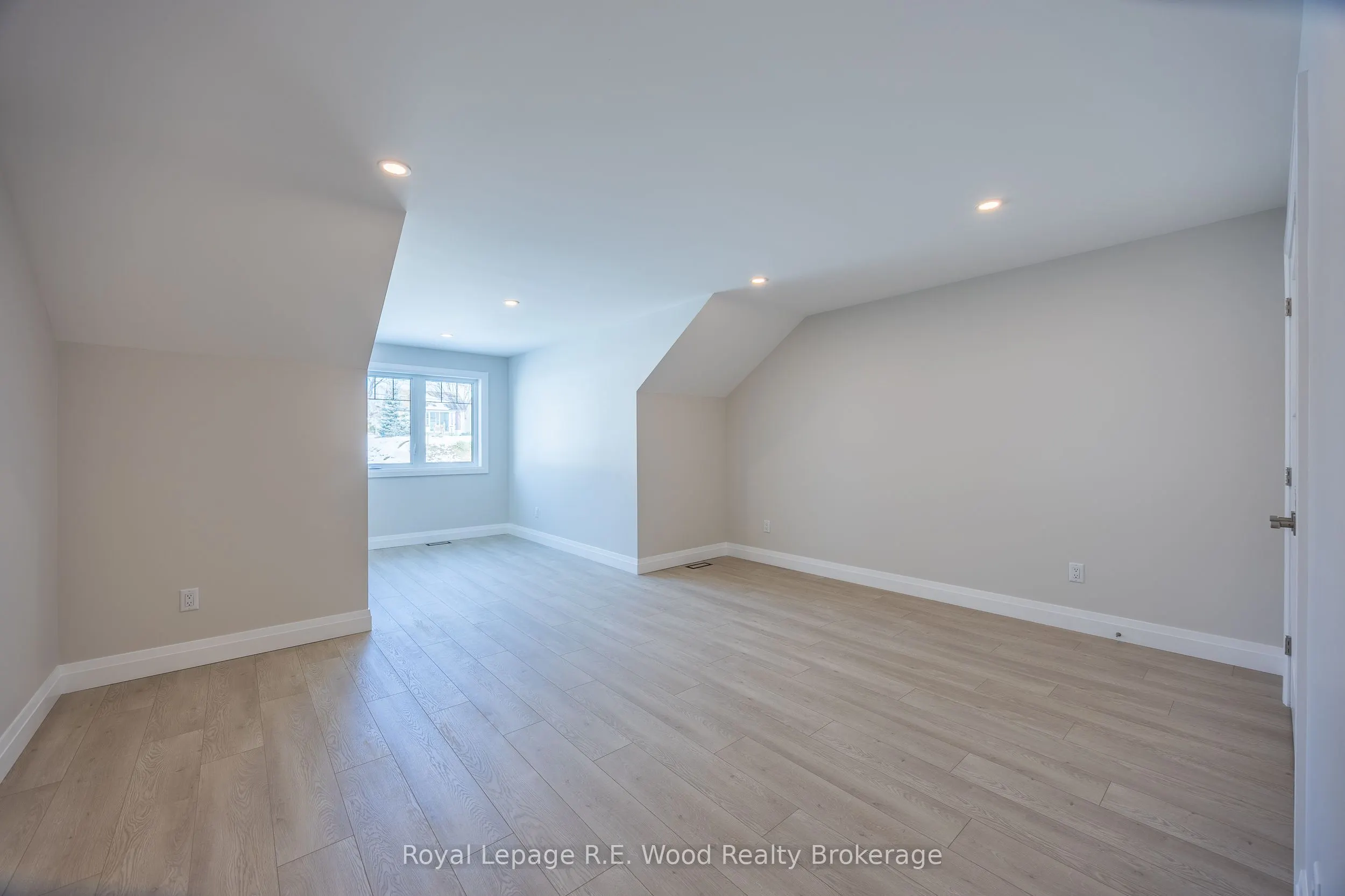 9 Greenhill Drive