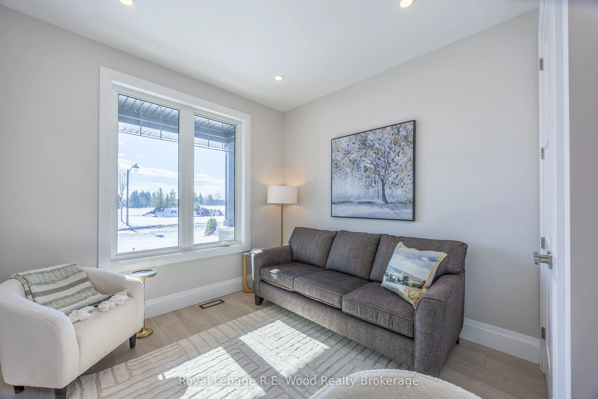 11 Greenhill Drive