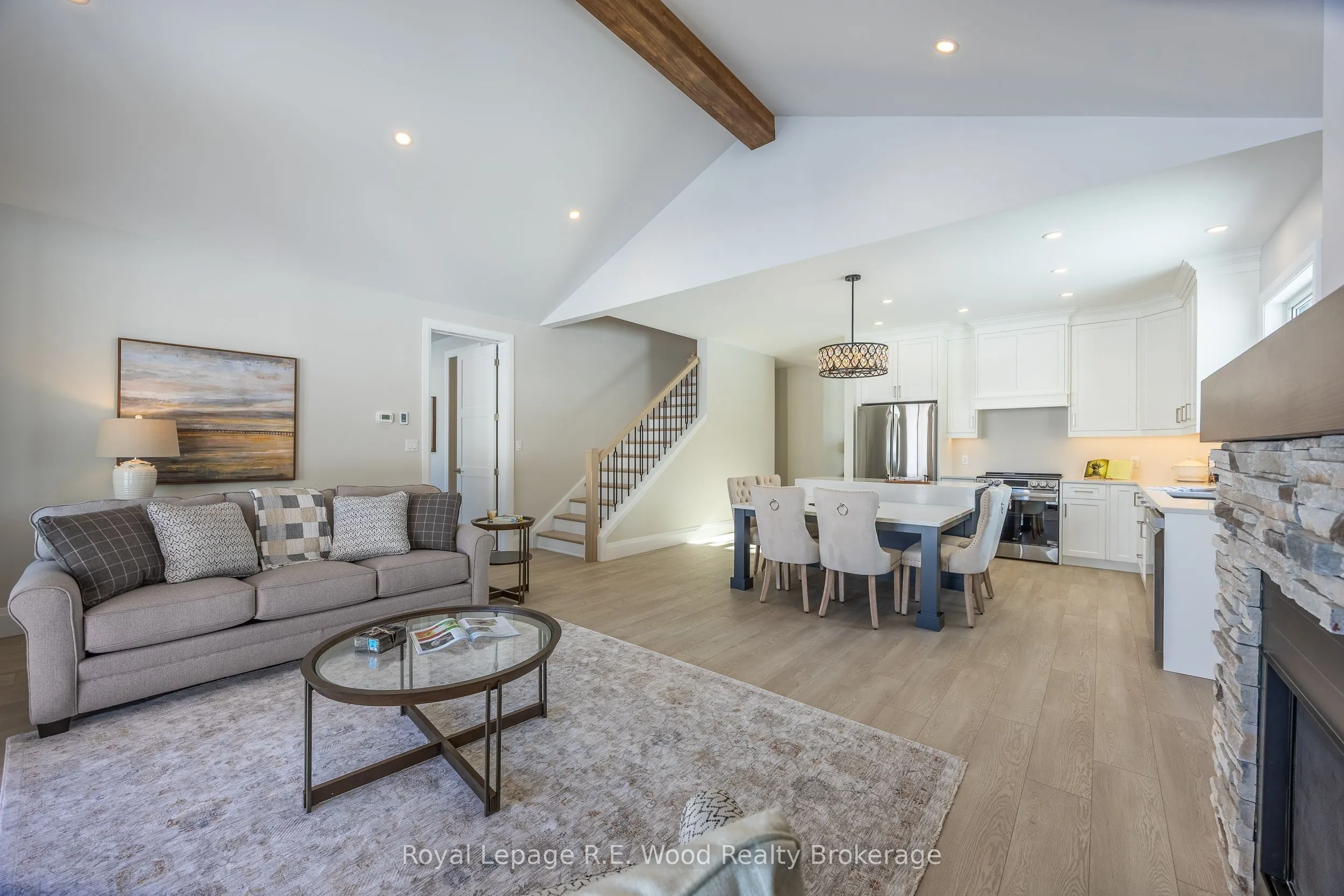11 Greenhill Drive