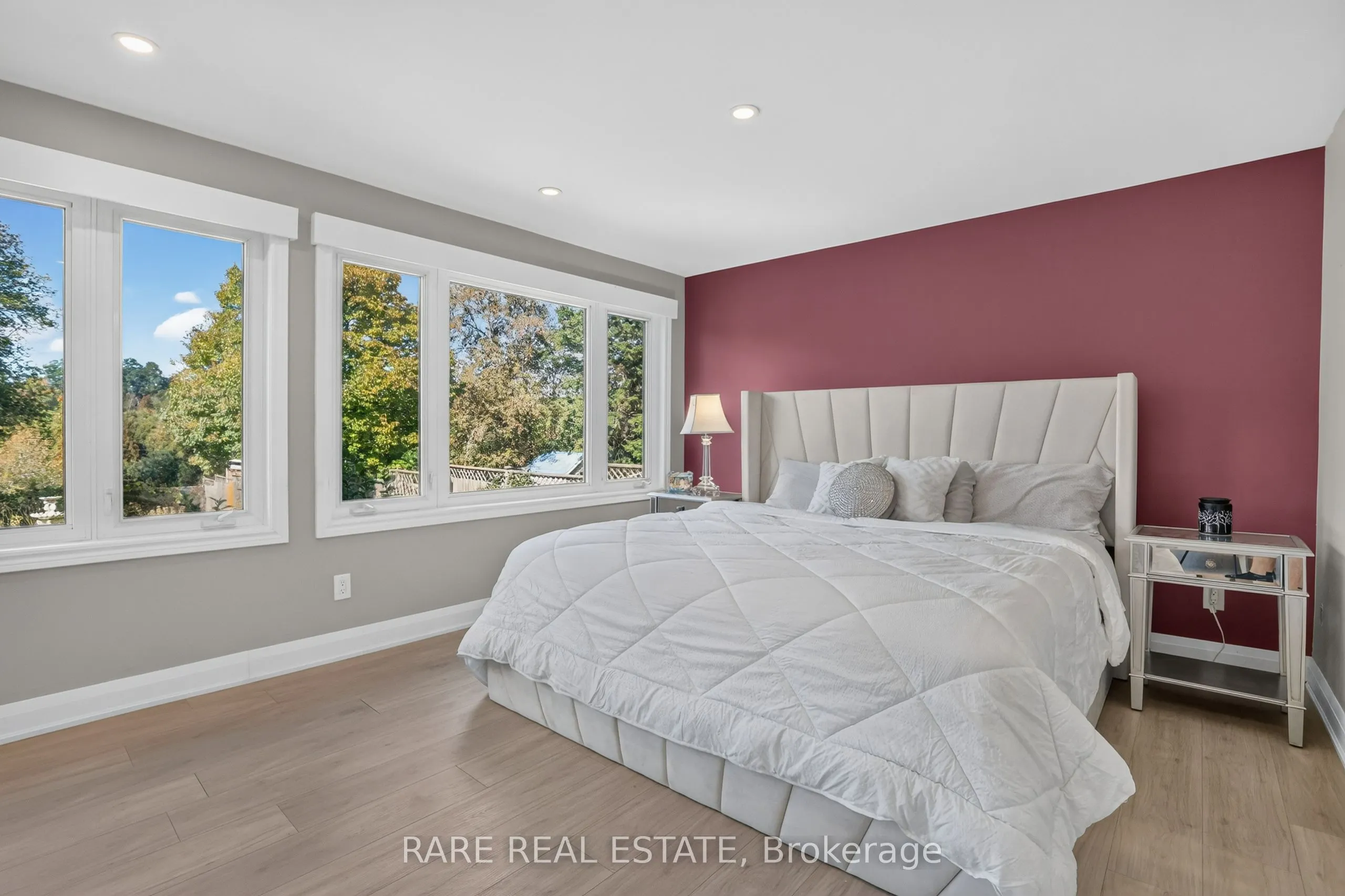 27 Carleton Boulevard