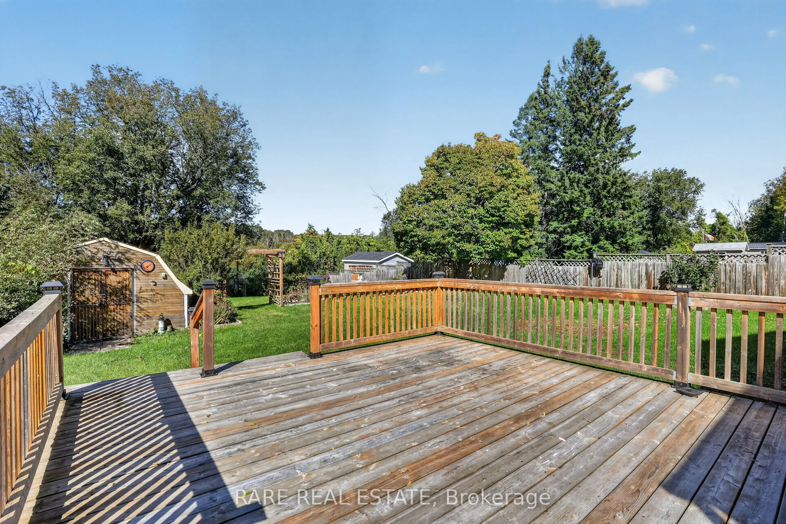27 Carleton Boulevard