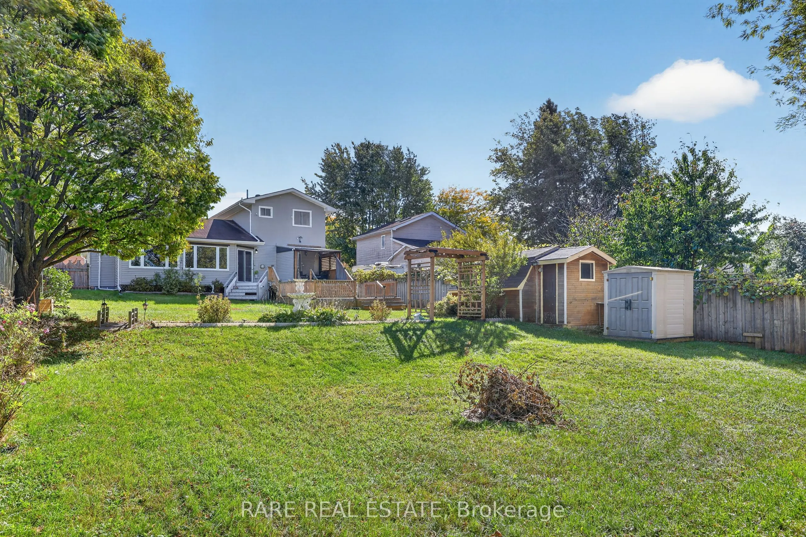 27 Carleton Boulevard