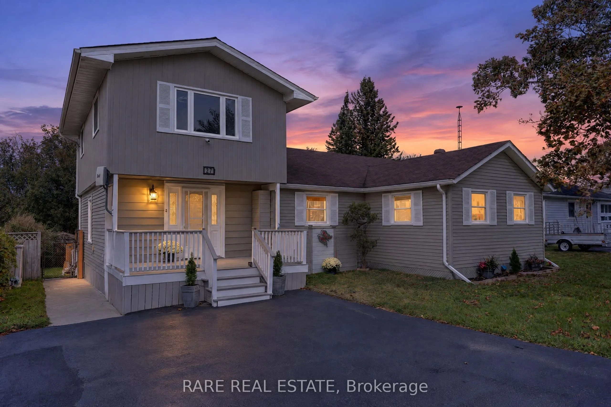 27 Carleton Boulevard