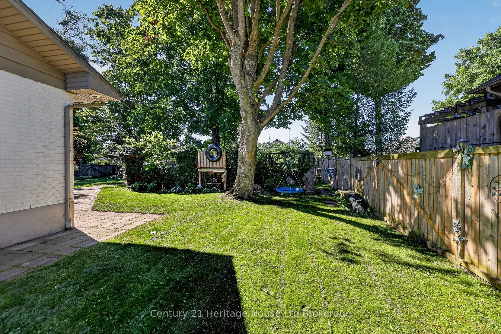 105 Concession Street W