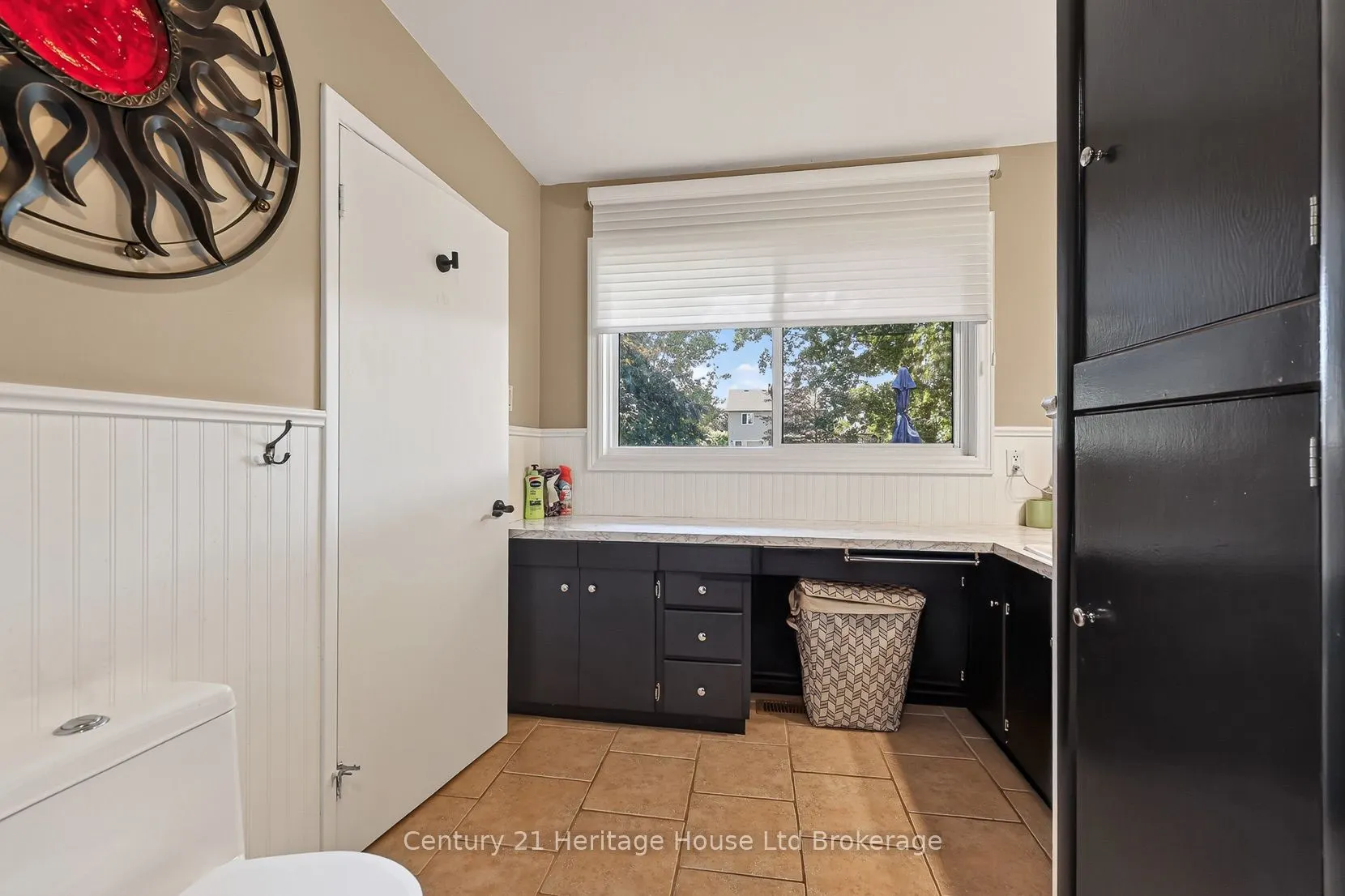 105 Concession Street W
