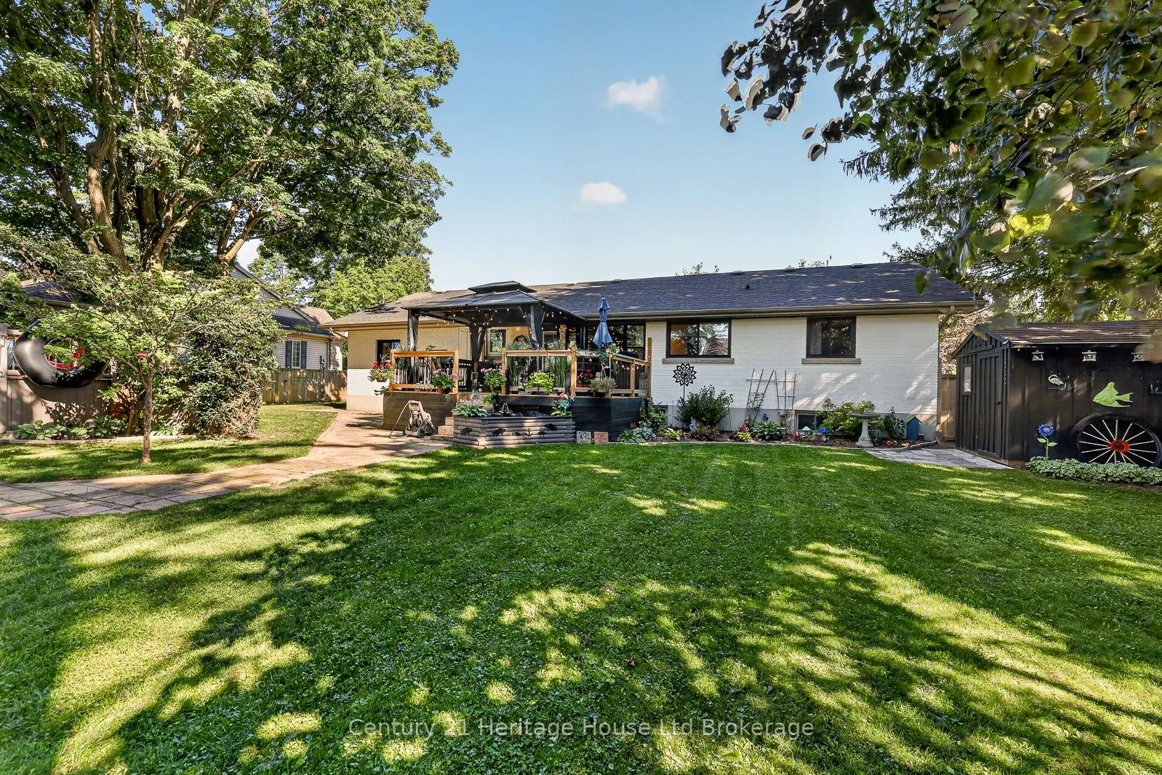105 Concession Street W