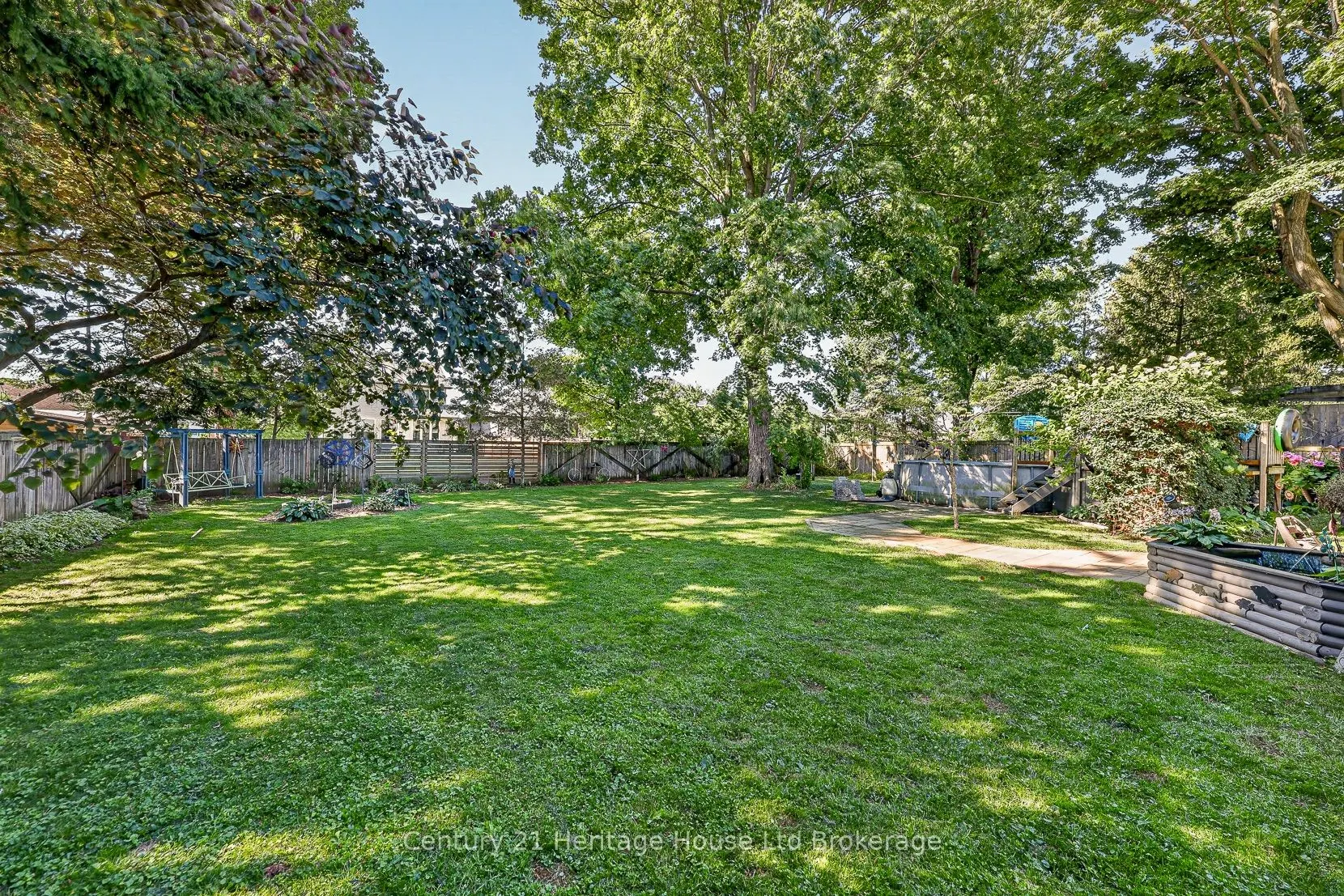 105 Concession Street W
