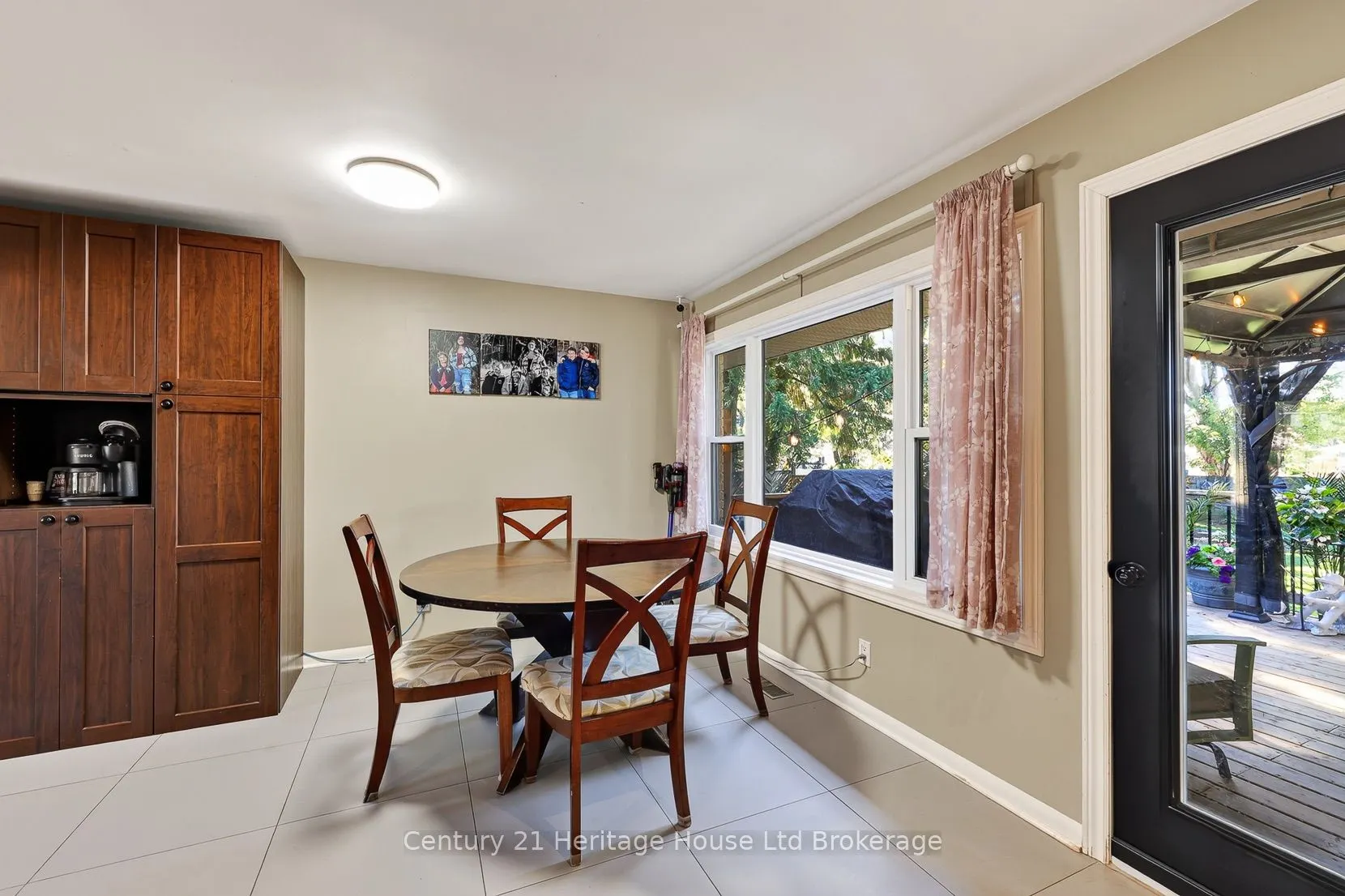105 Concession Street W