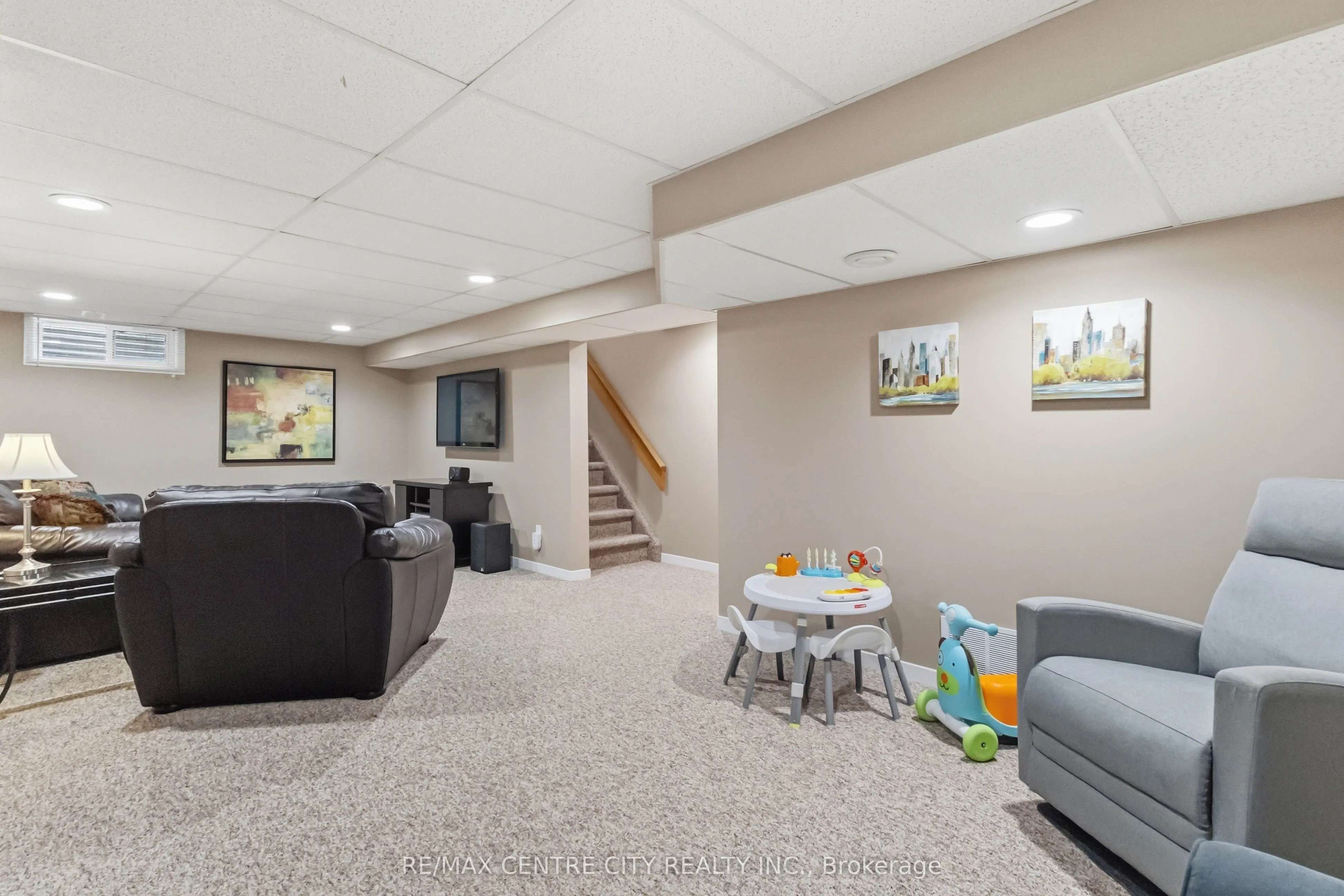 639 Dunboyne Crescent