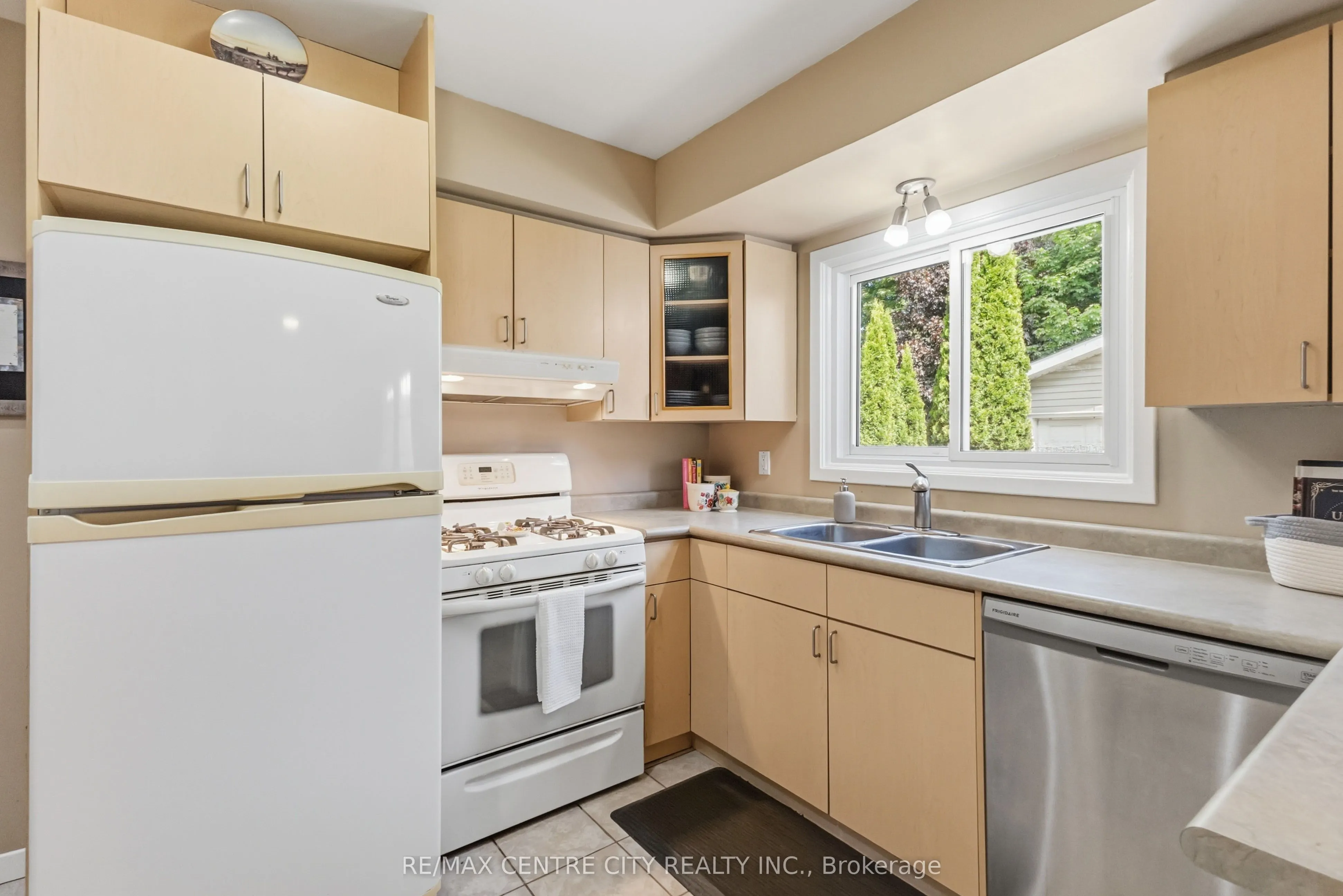 639 Dunboyne Crescent