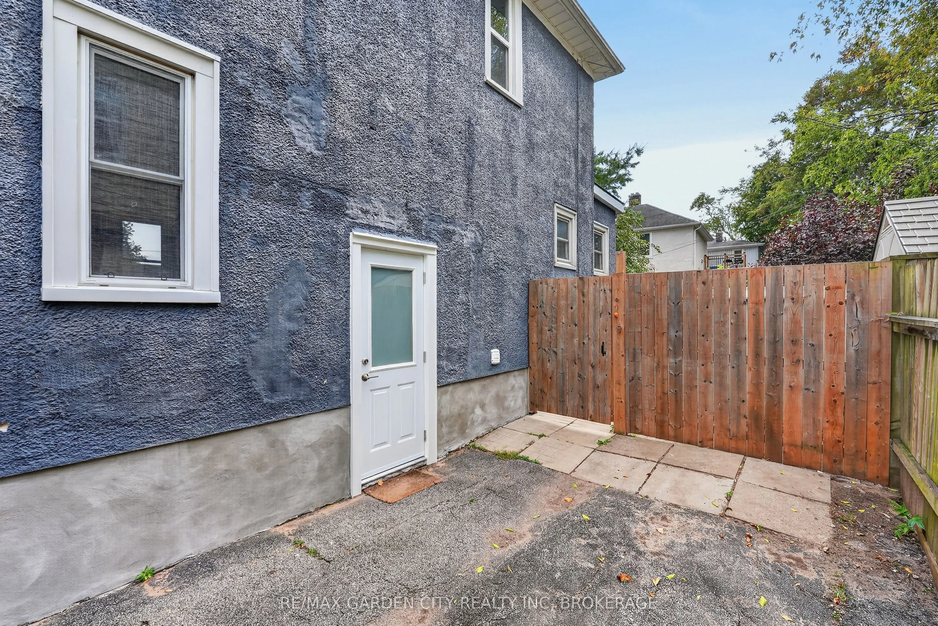 118 Lowell Avenue