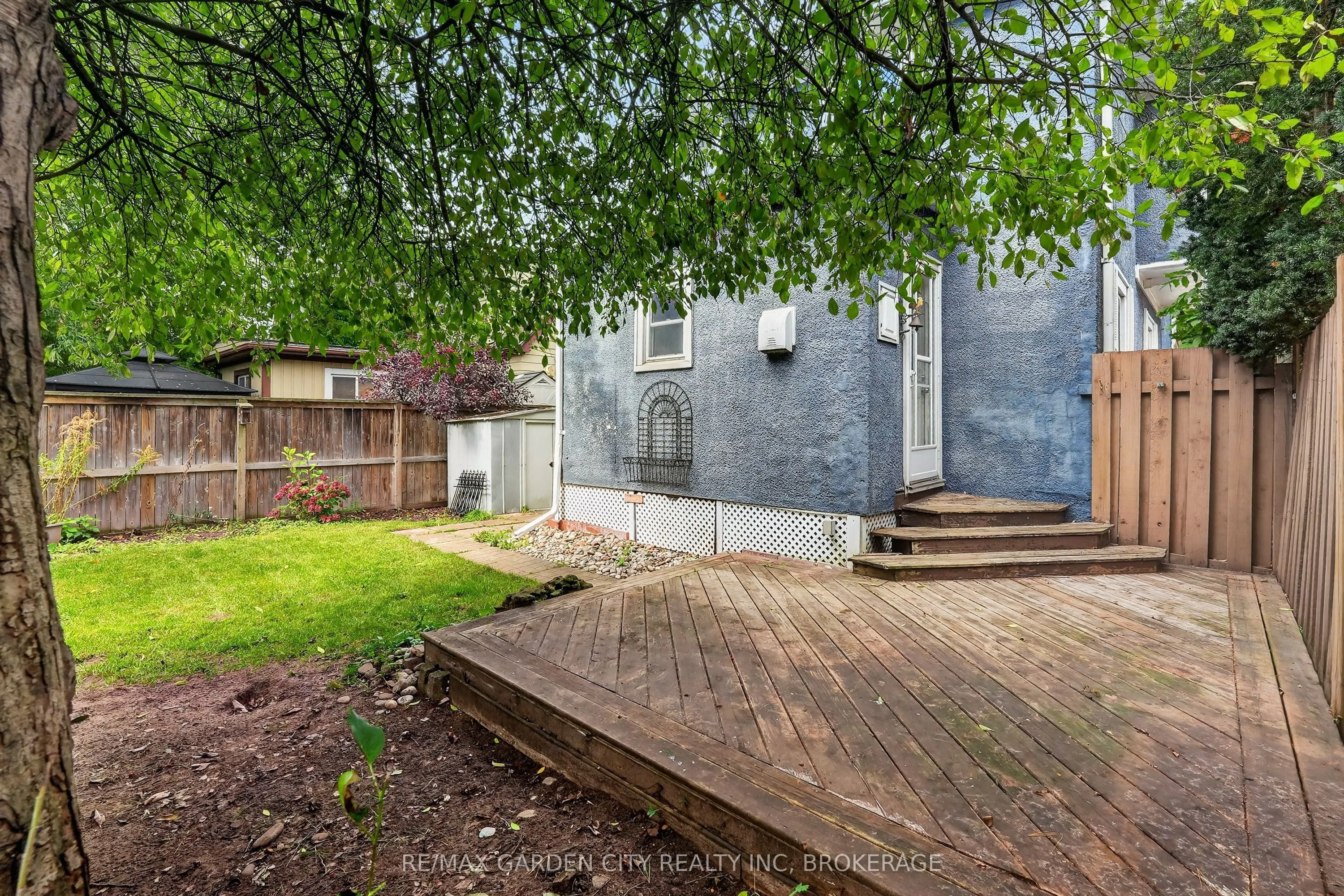118 Lowell Avenue