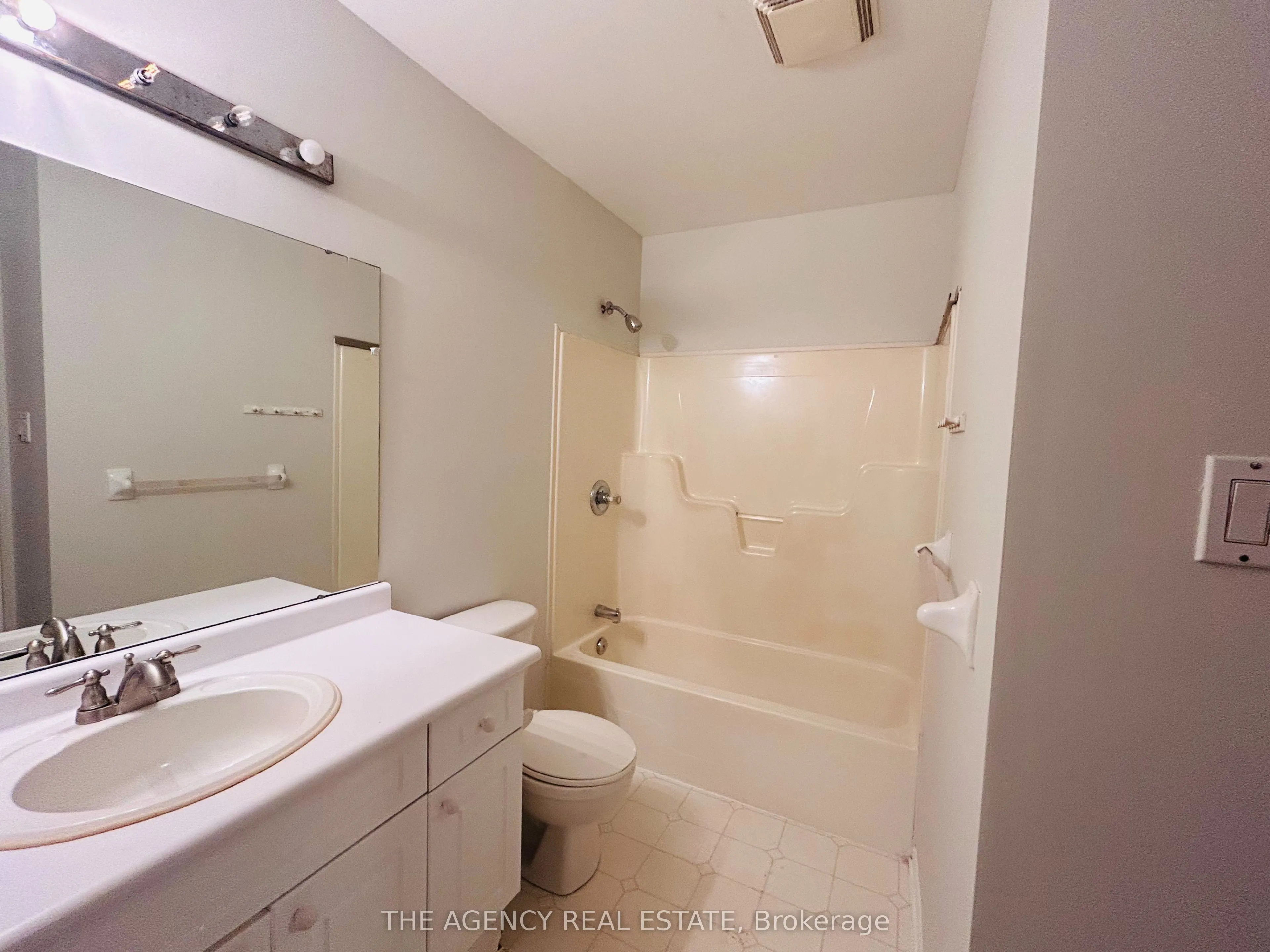 185 North Centre Road #4