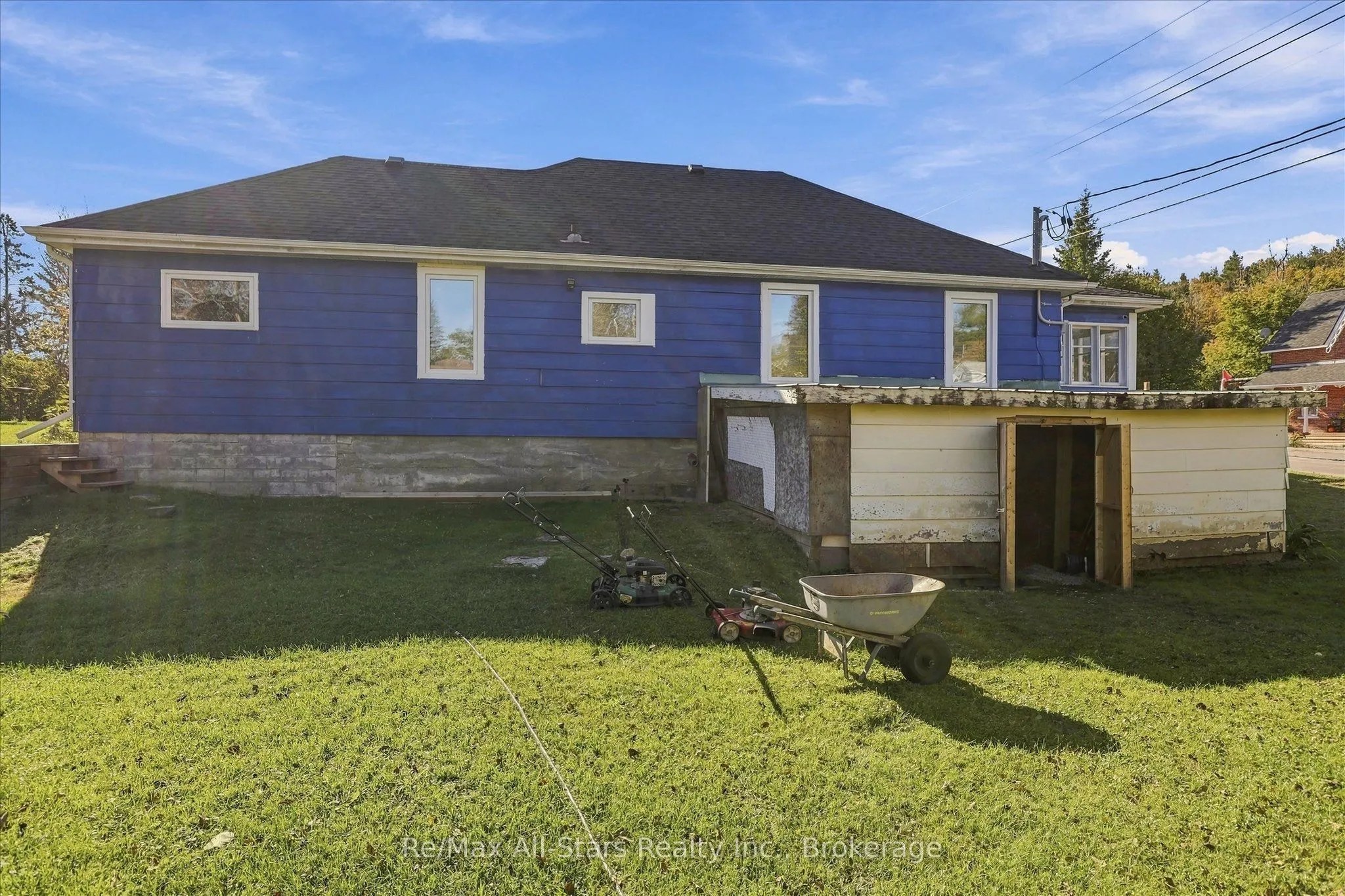 4982 Monck Road