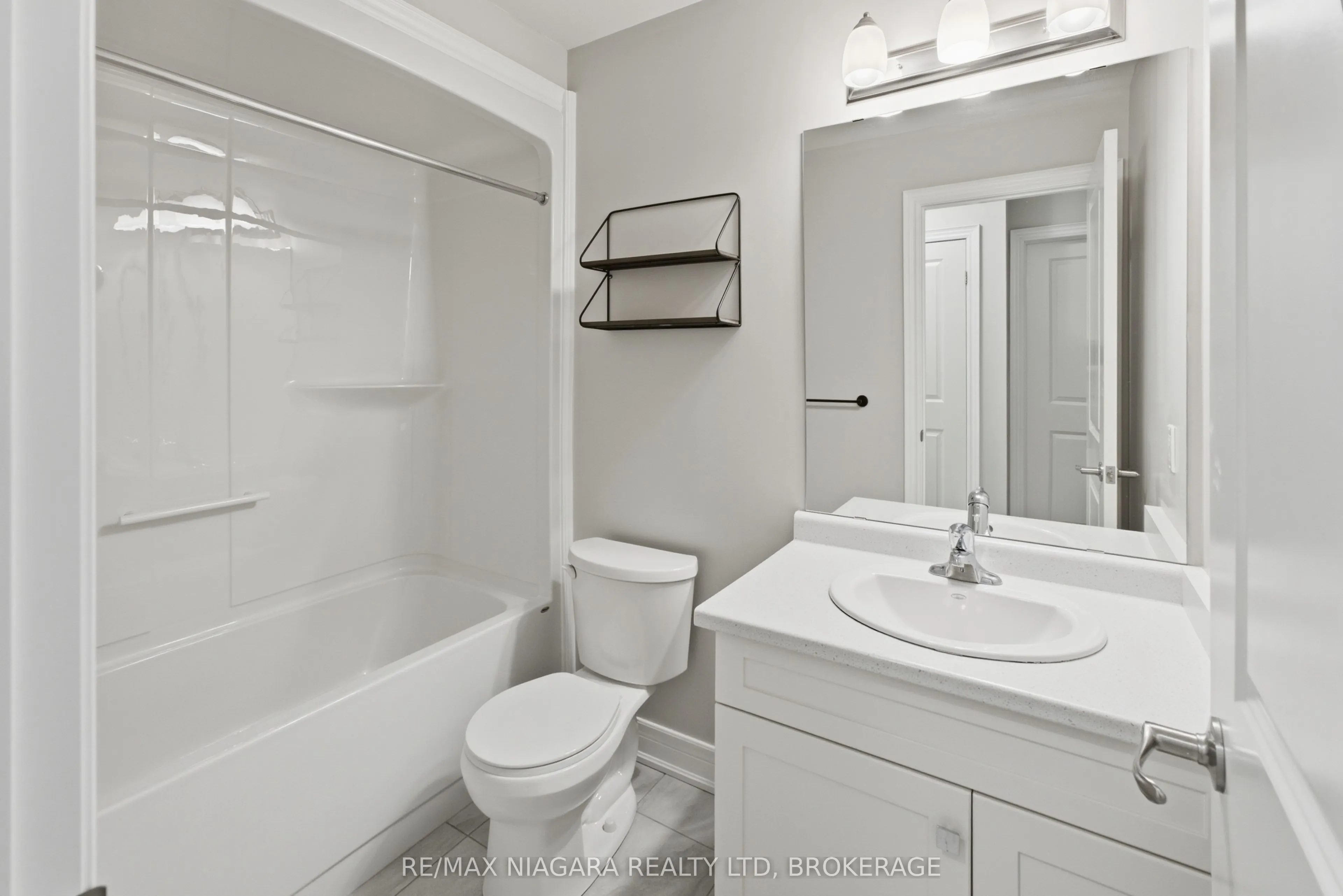 340 Prospect Point Road N #18