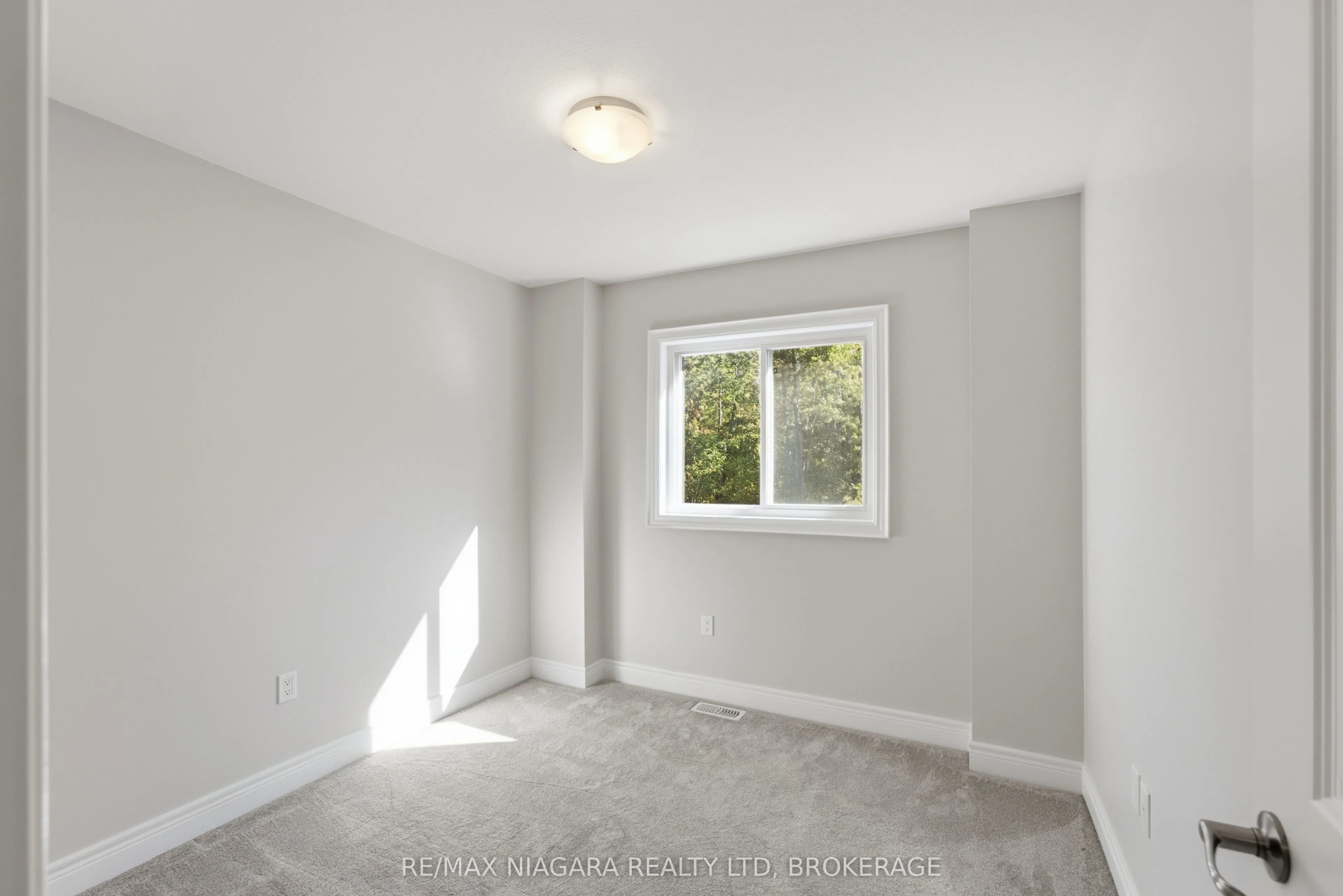 340 Prospect Point Road N #18