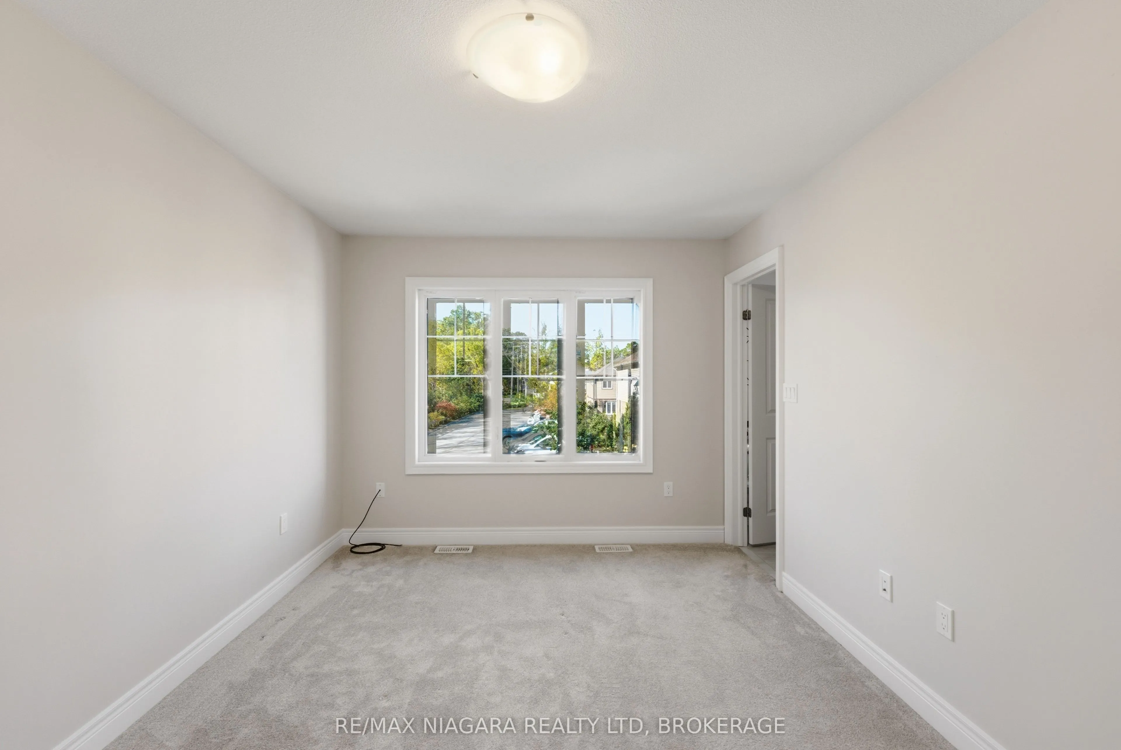 340 Prospect Point Road N #18