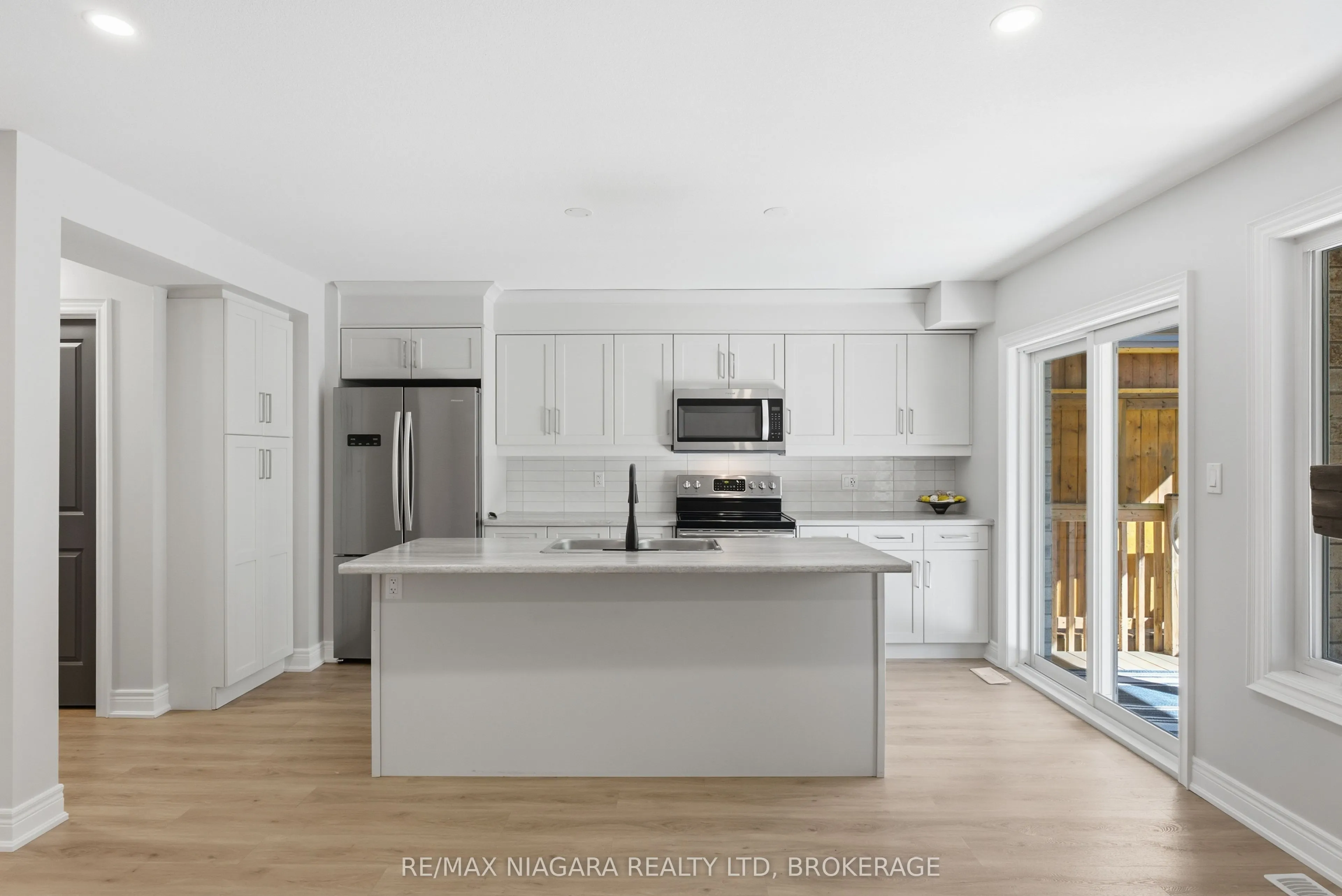 340 Prospect Point Road N #18