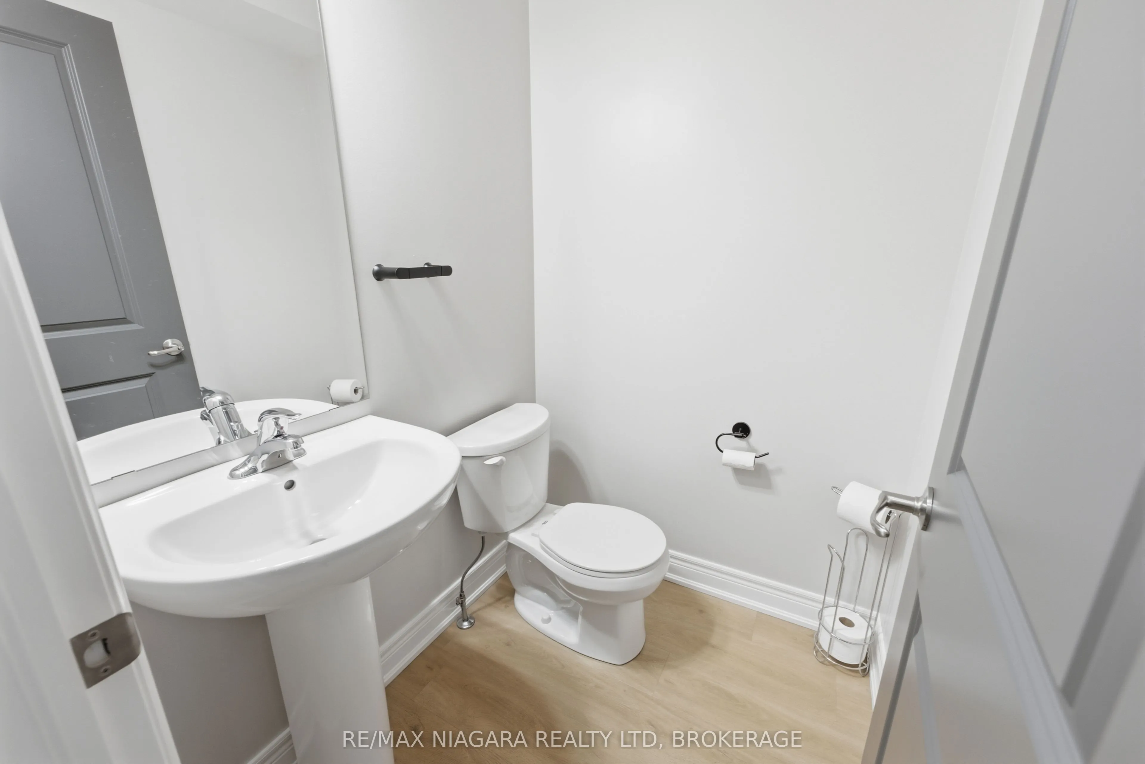 340 Prospect Point Road N #18