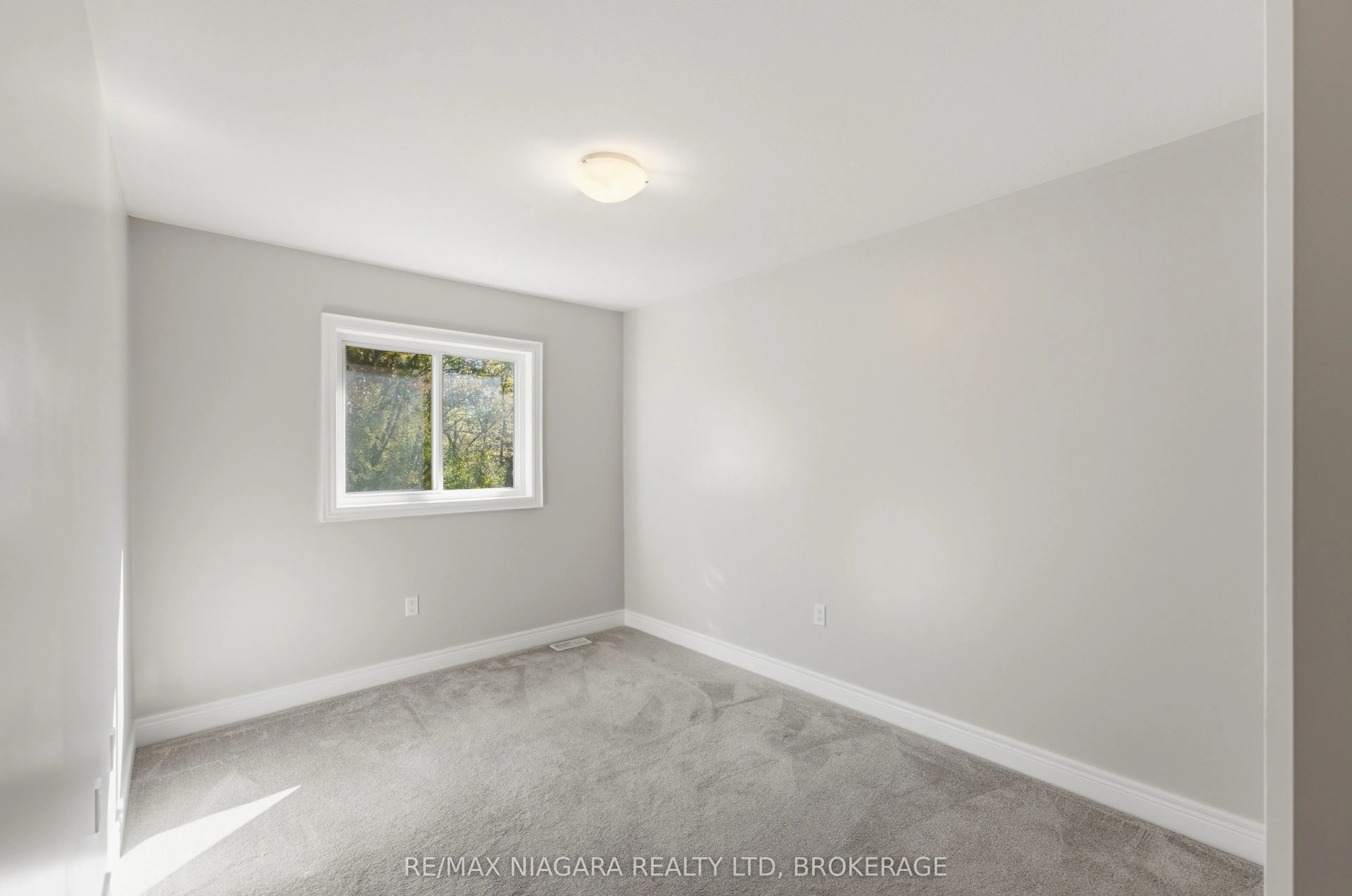 340 Prospect Point Road N #18