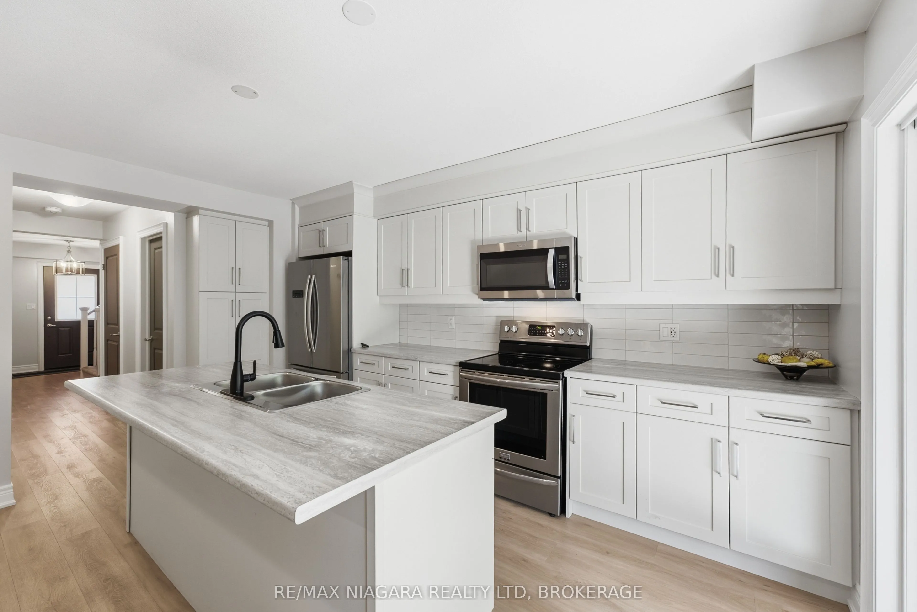 340 Prospect Point Road N #18