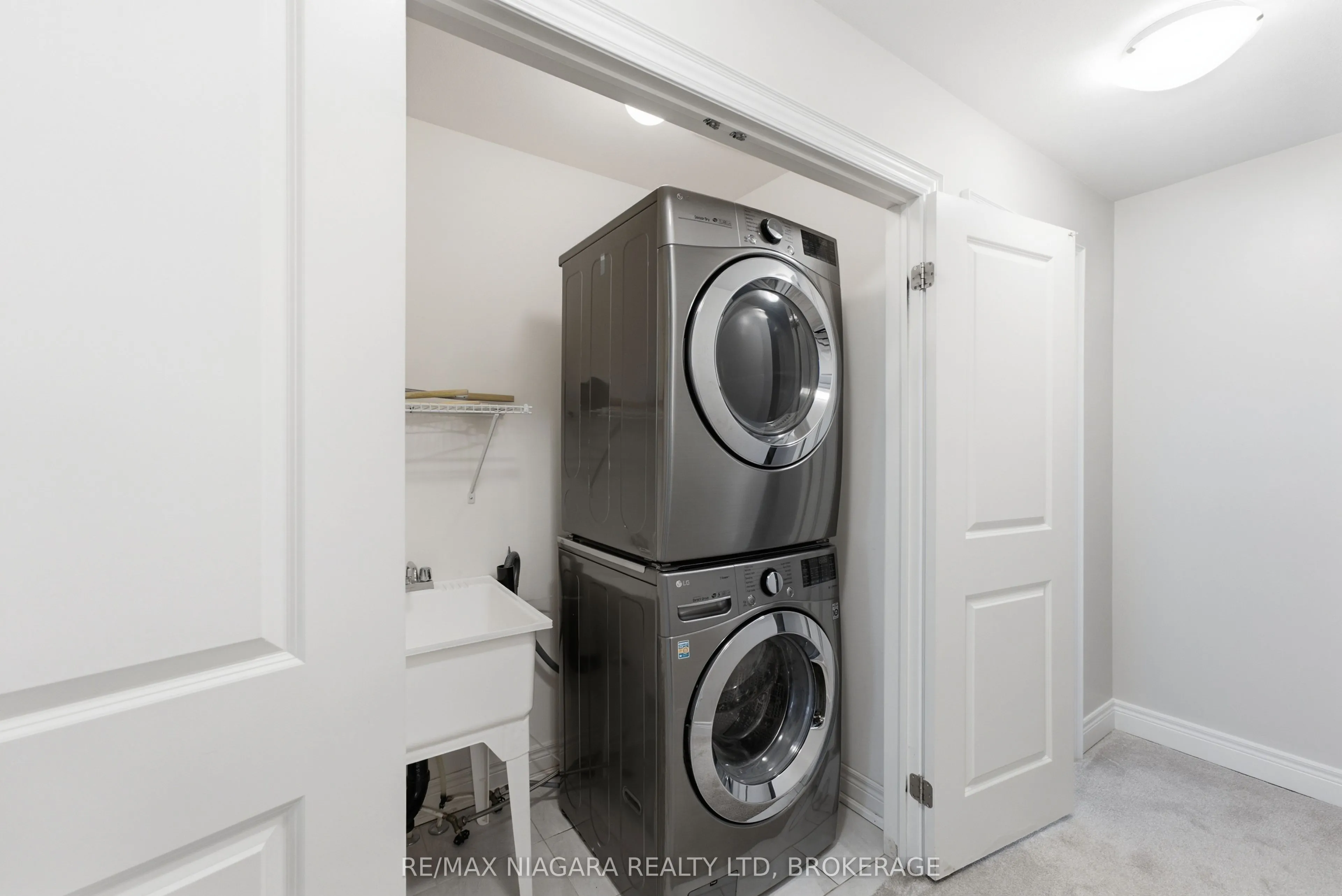 340 Prospect Point Road N #18