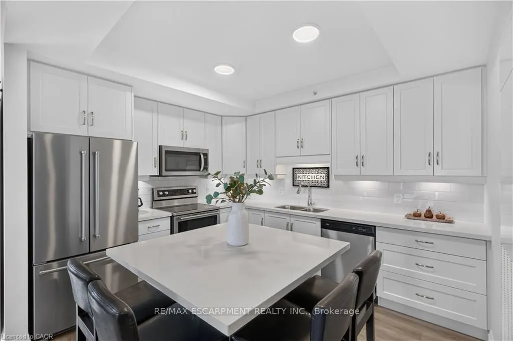 30 Hamilton Street S #304