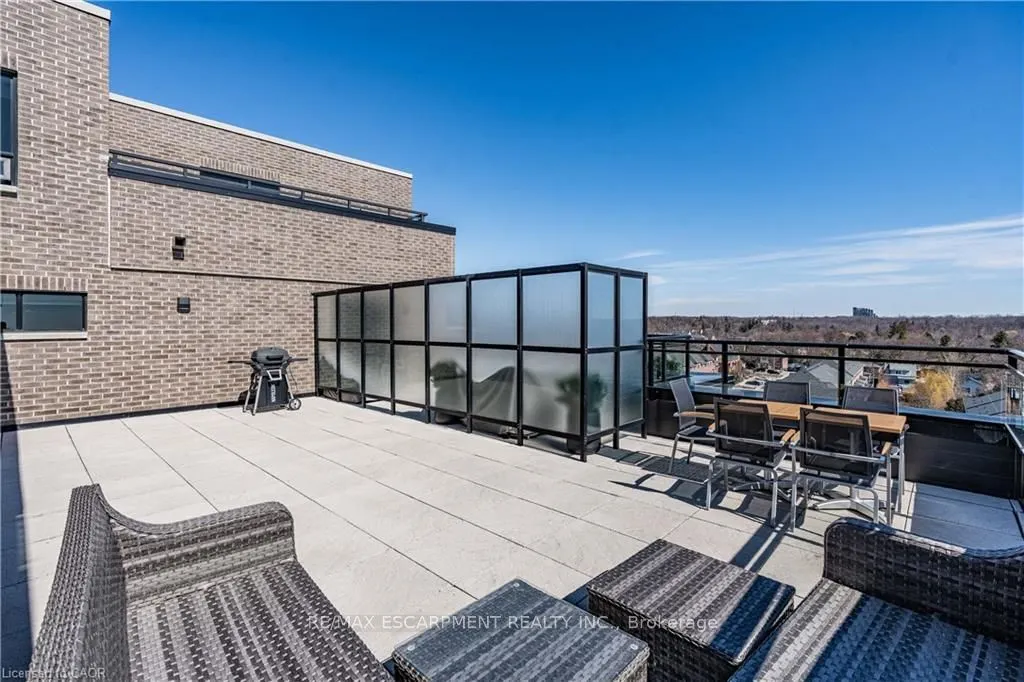30 Hamilton Street S #304