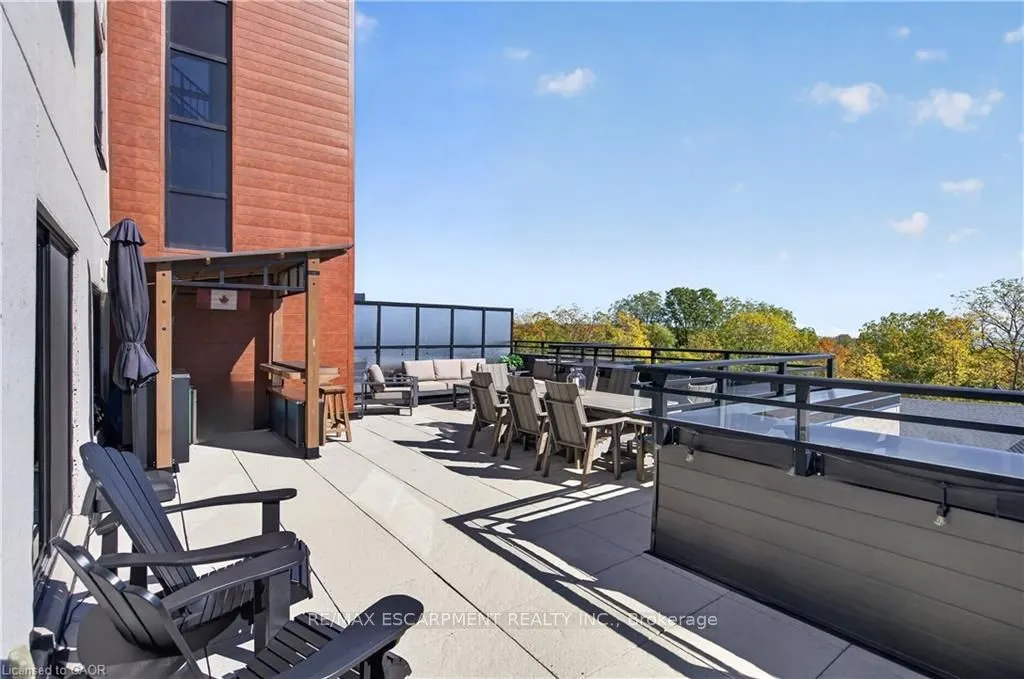 30 Hamilton Street S #304