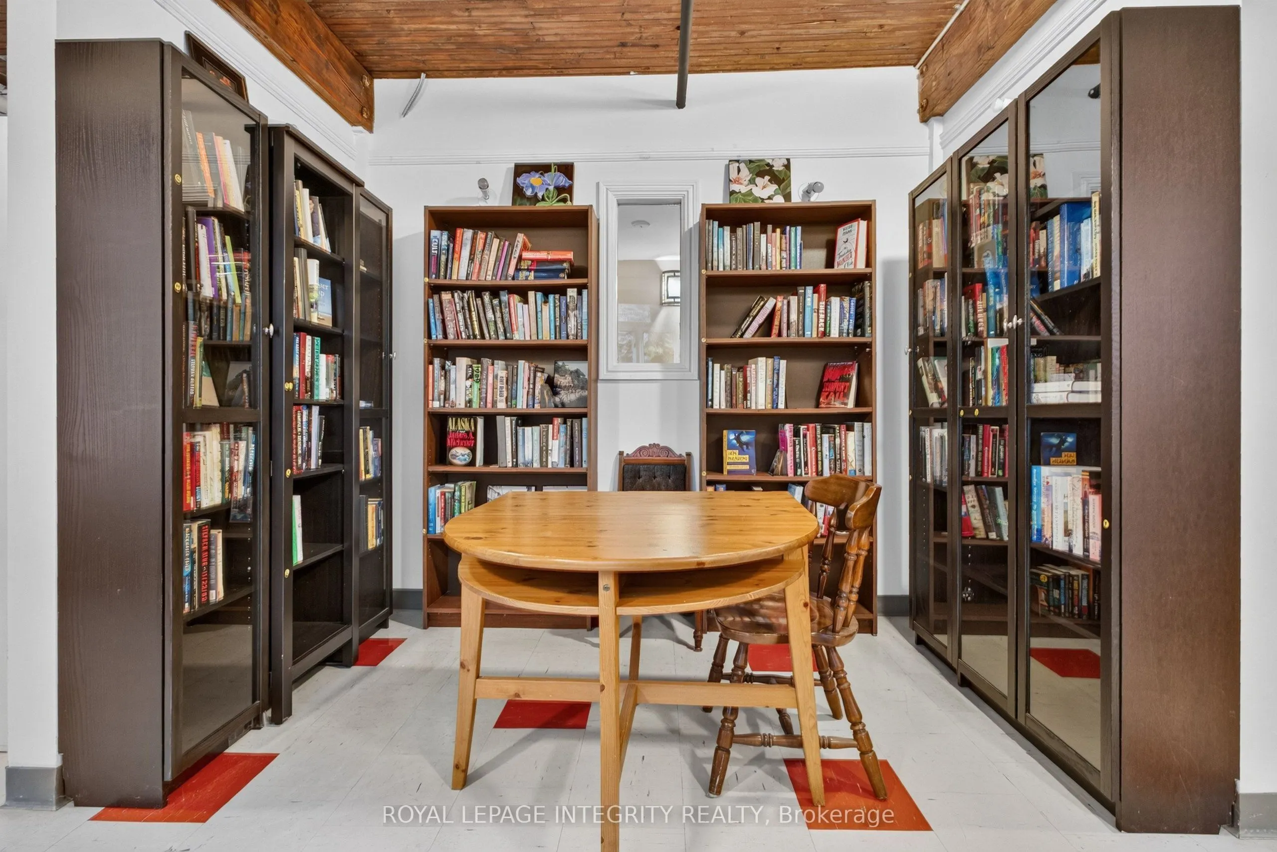 1 Rosamond Street E #202