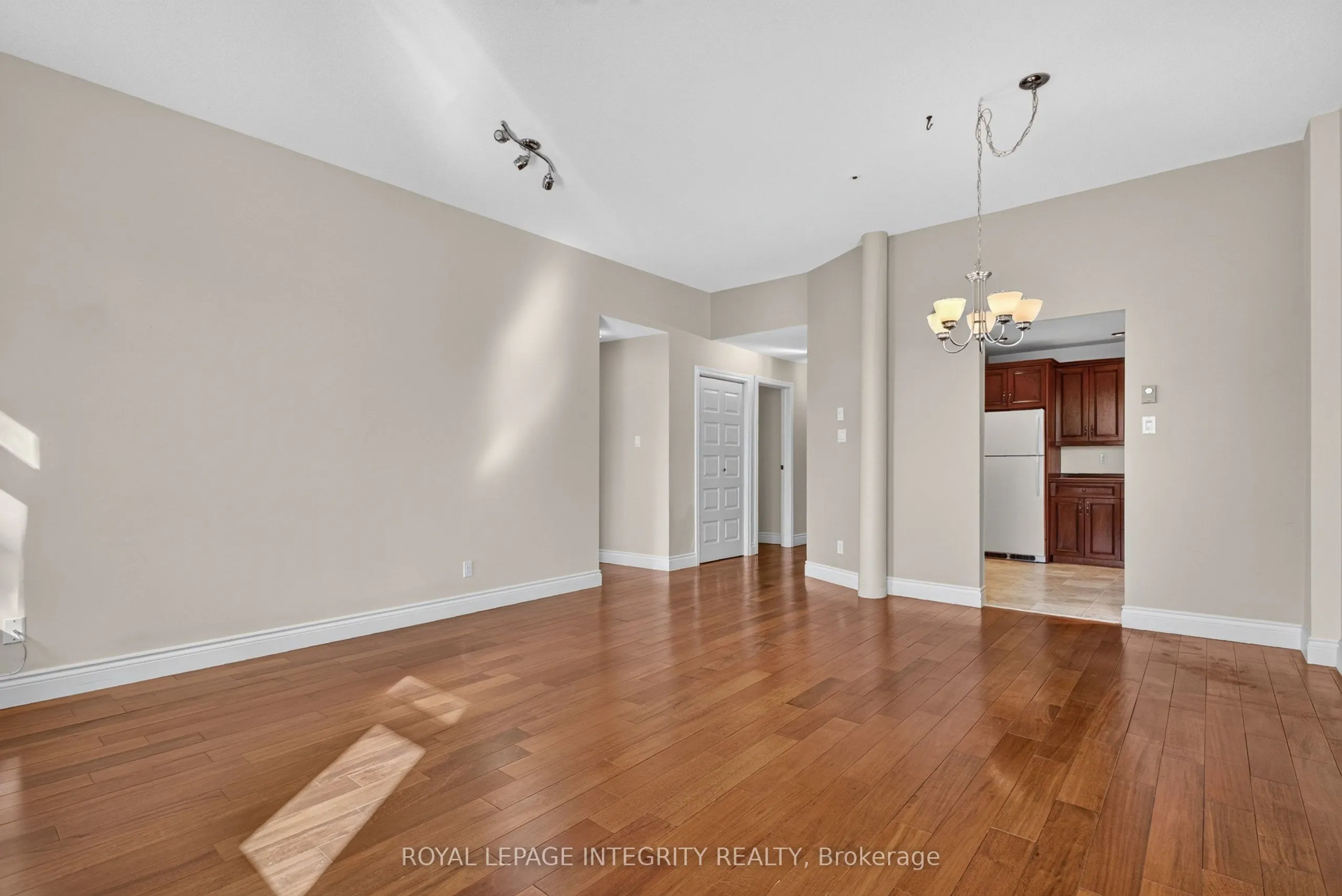 1 Rosamond Street E #202