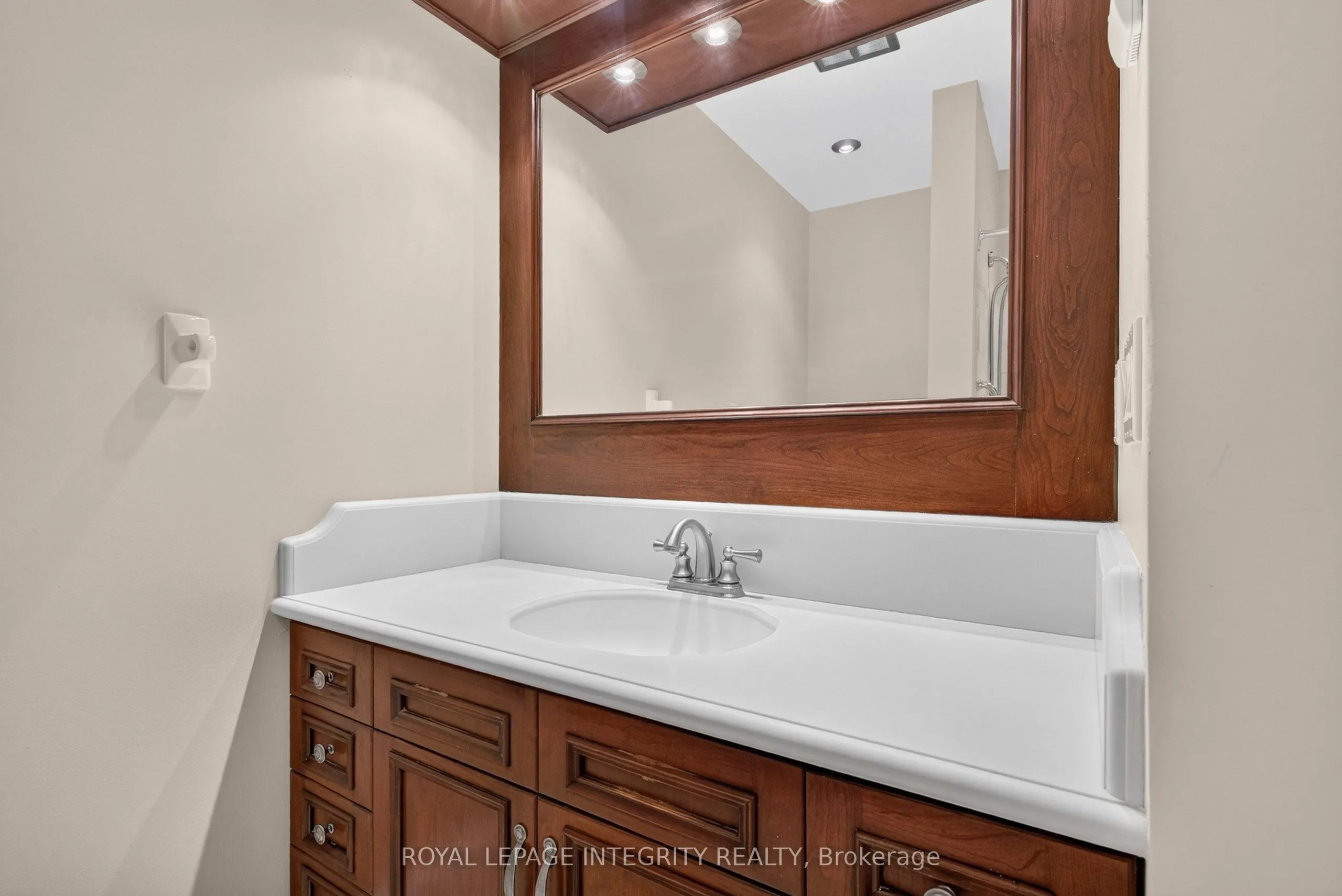 1 Rosamond Street E #202