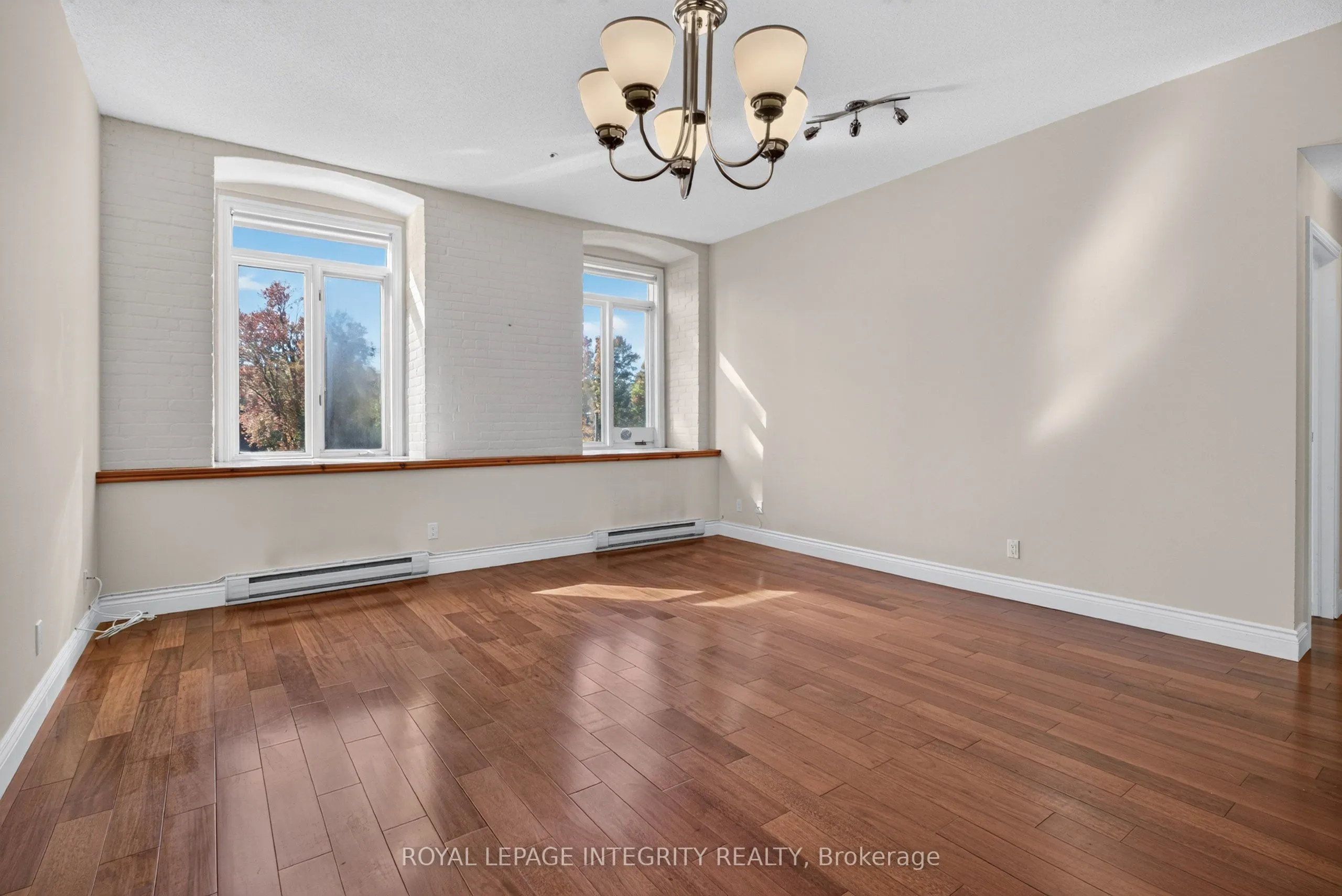 1 Rosamond Street E #202