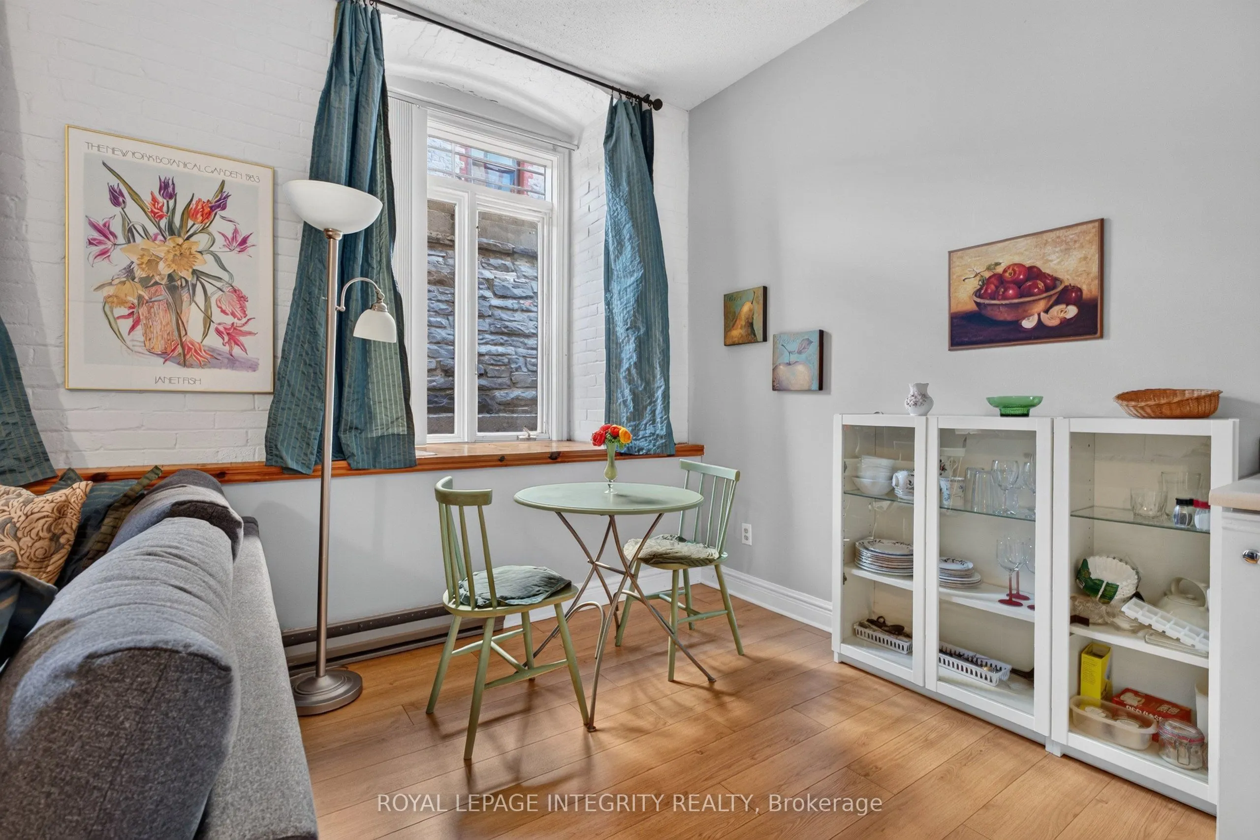 1 Rosamond Street E #202
