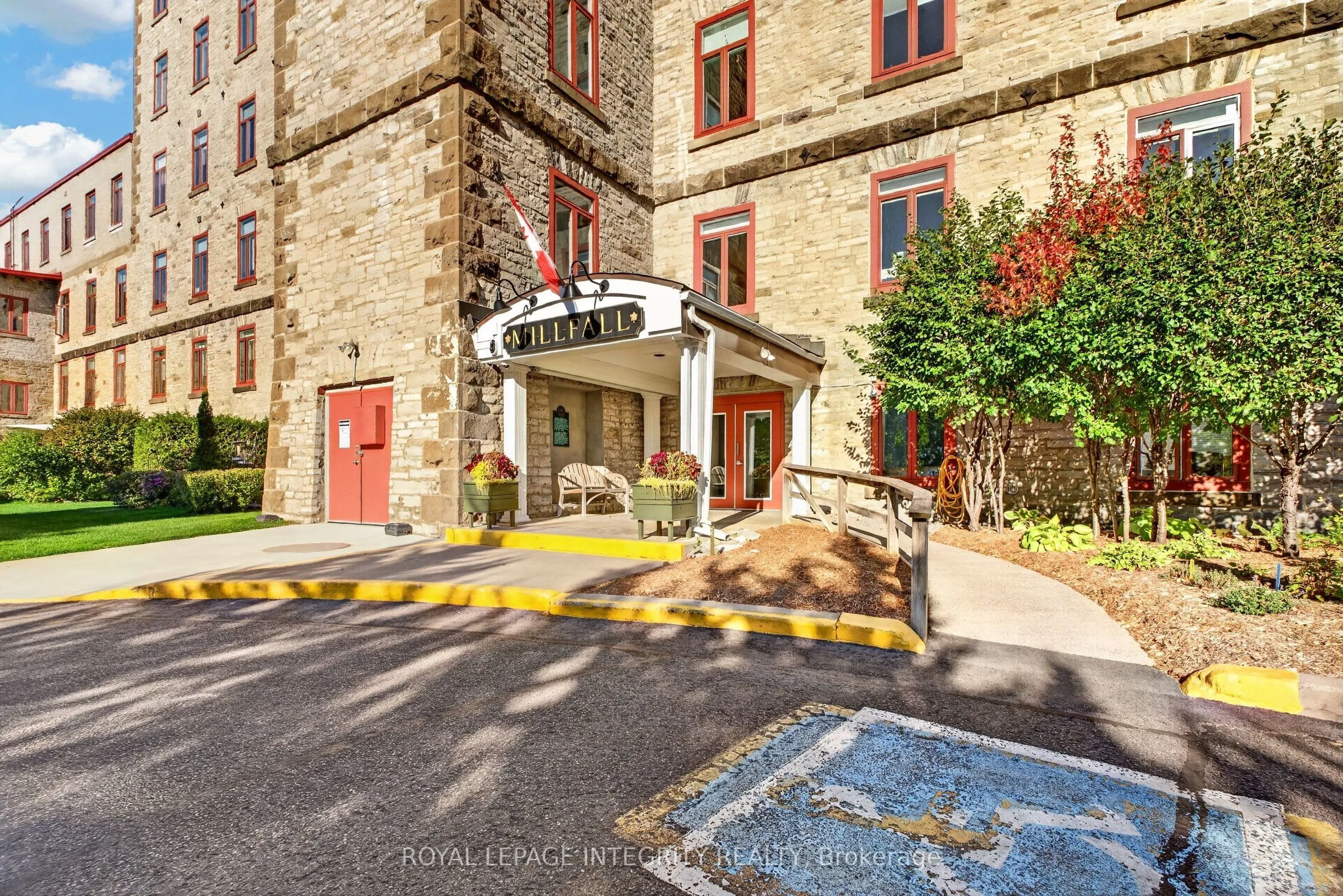 1 Rosamond Street E #202