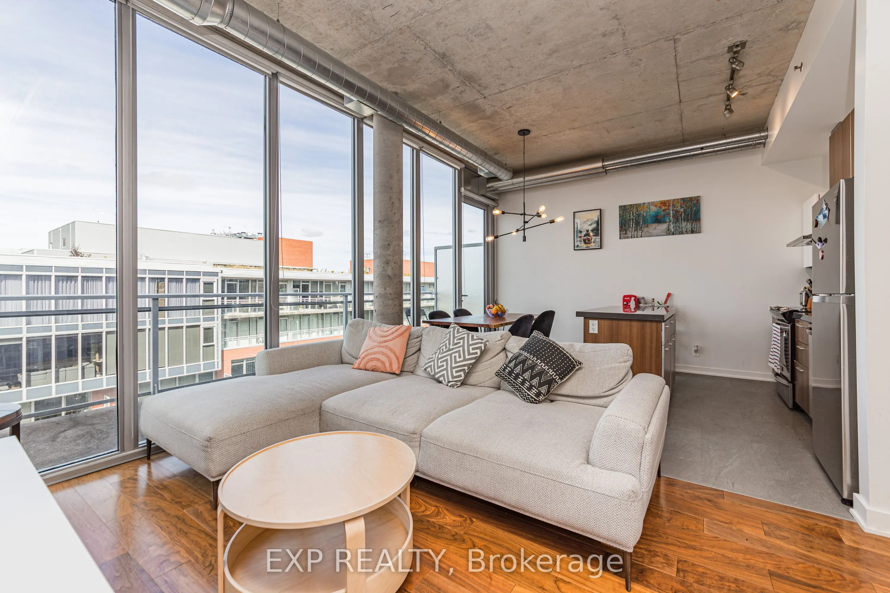360 Mcleod Street #907