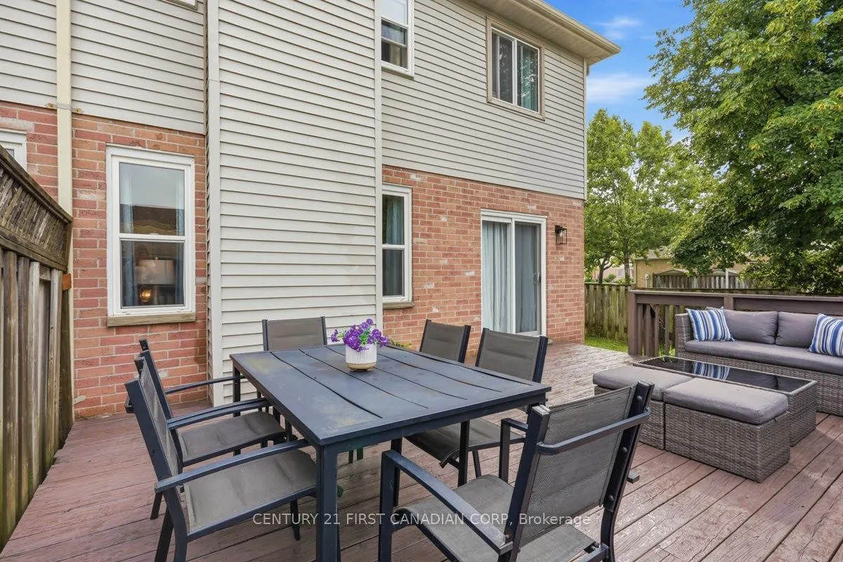 242 MARTINET Avenue
