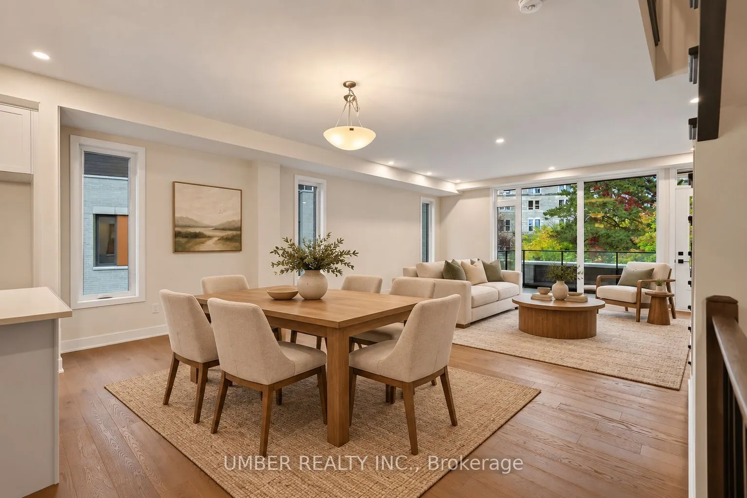 301 Deschâtelets Avenue